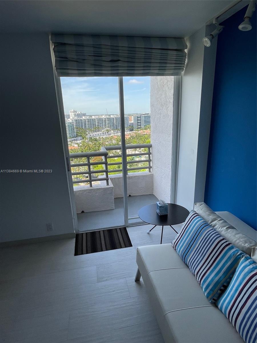 PARC CENTRAL AVENTURA SOUT - Residential