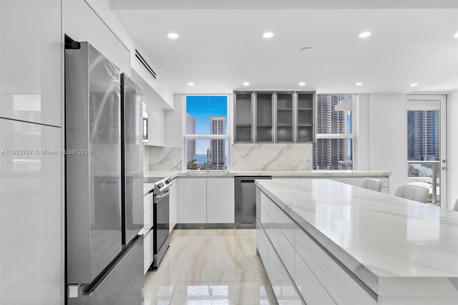 WINSTON TOWER 300 CONDO - Residential