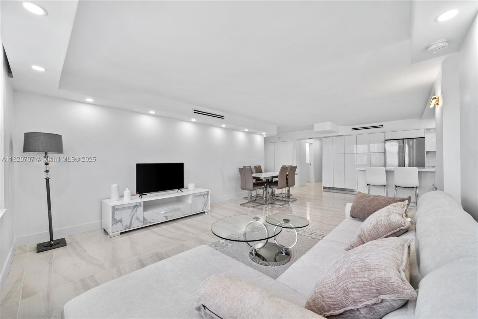 WINSTON TOWER 300 CONDO - Residential