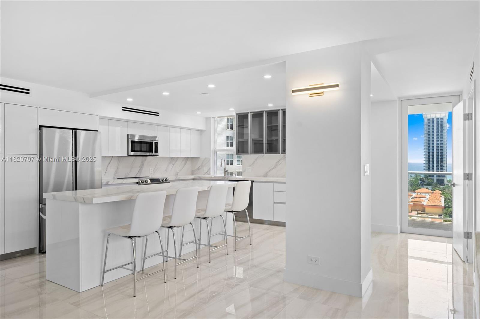 WINSTON TOWER 300 CONDO - Residential