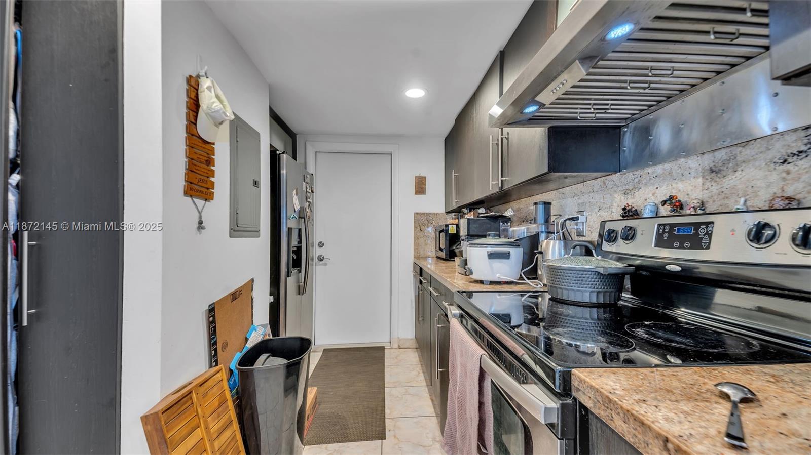 DOMINO ONE CONDO - Residential