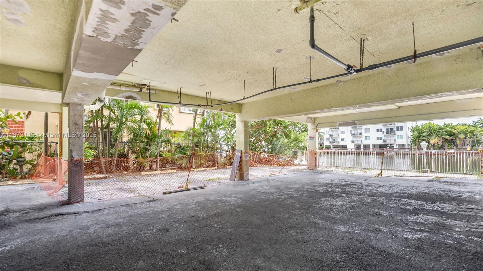 DOMINO ONE CONDO - Residential