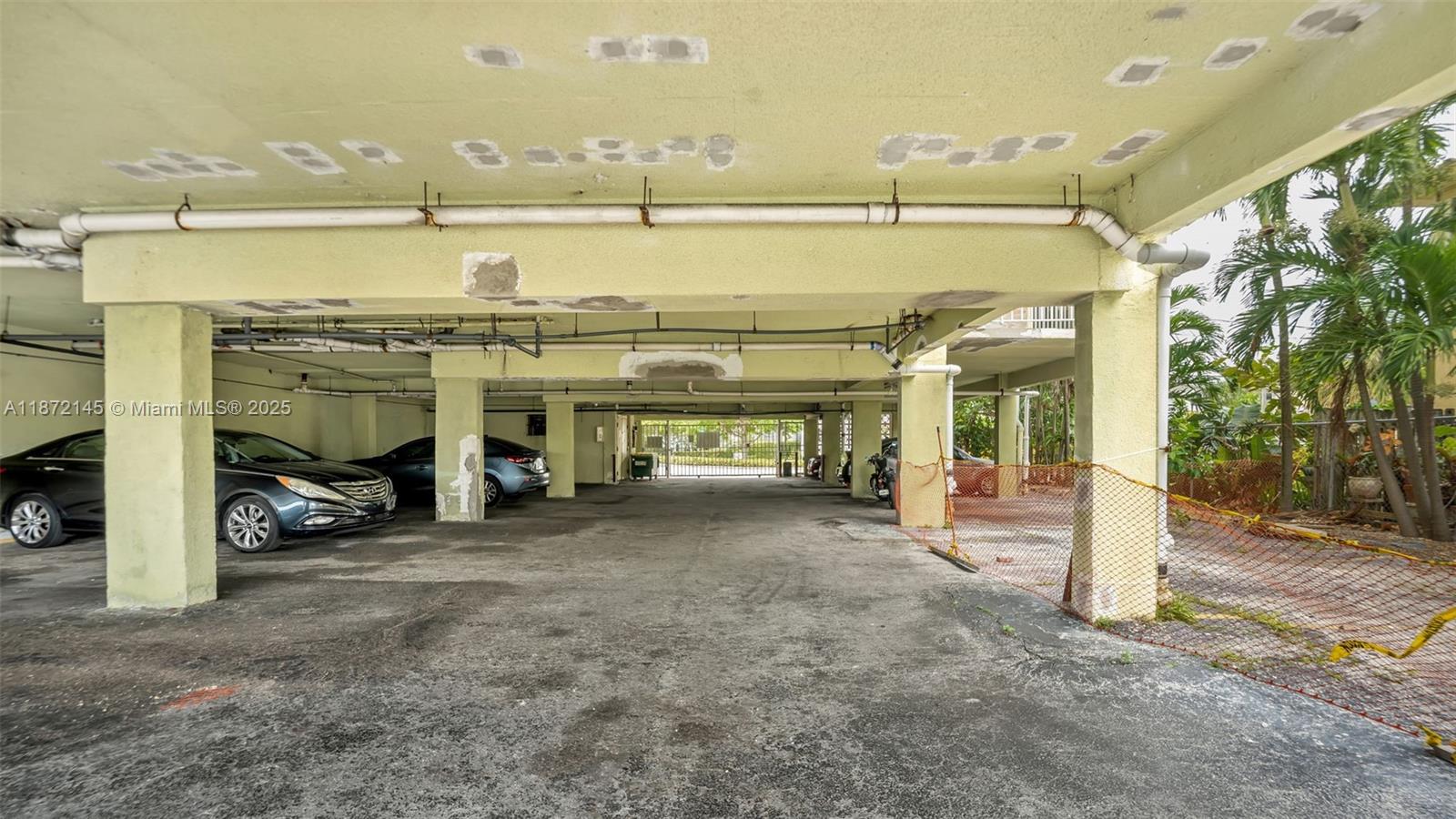 DOMINO ONE CONDO - Residential