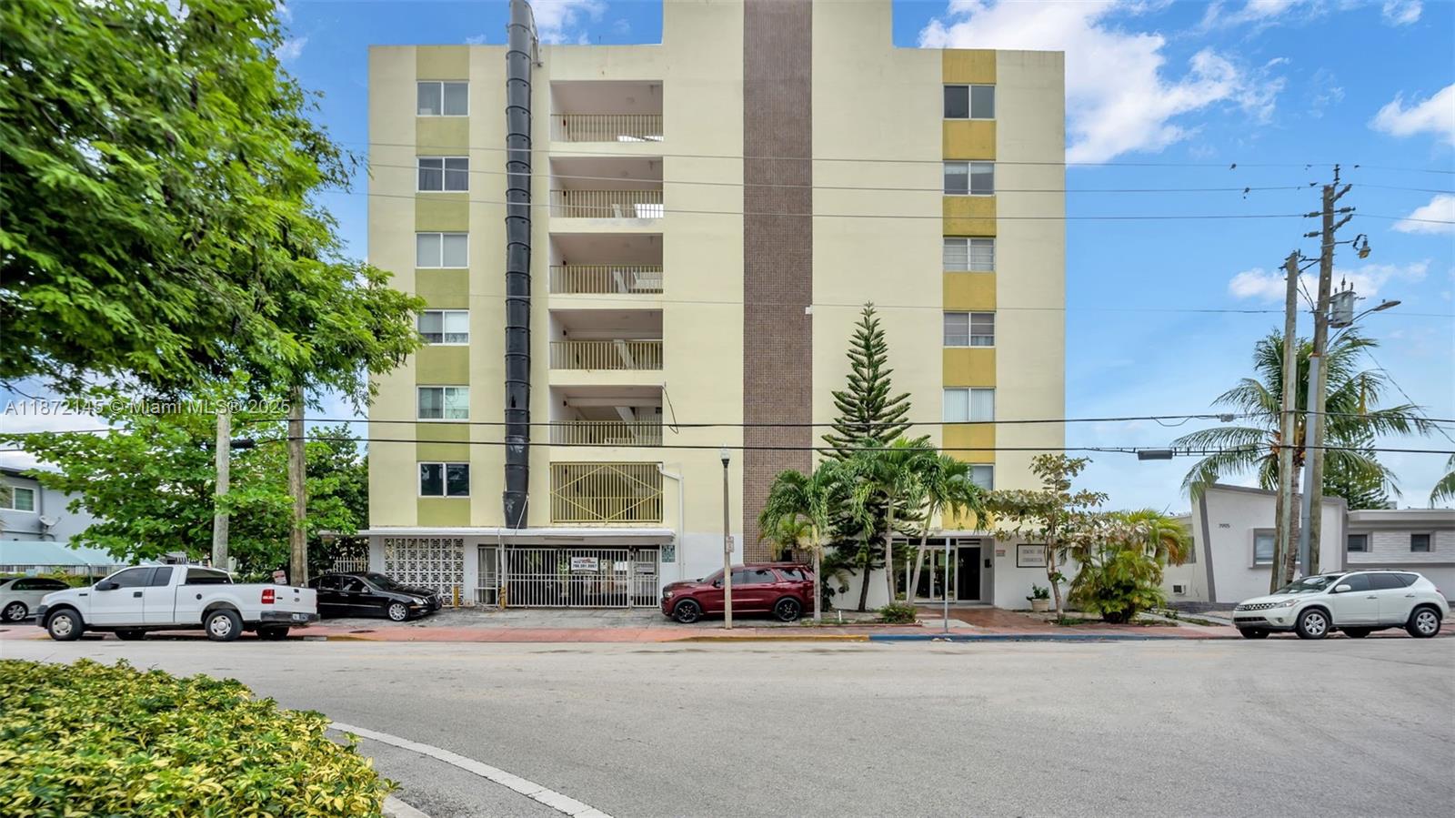 DOMINO ONE CONDO - Residential