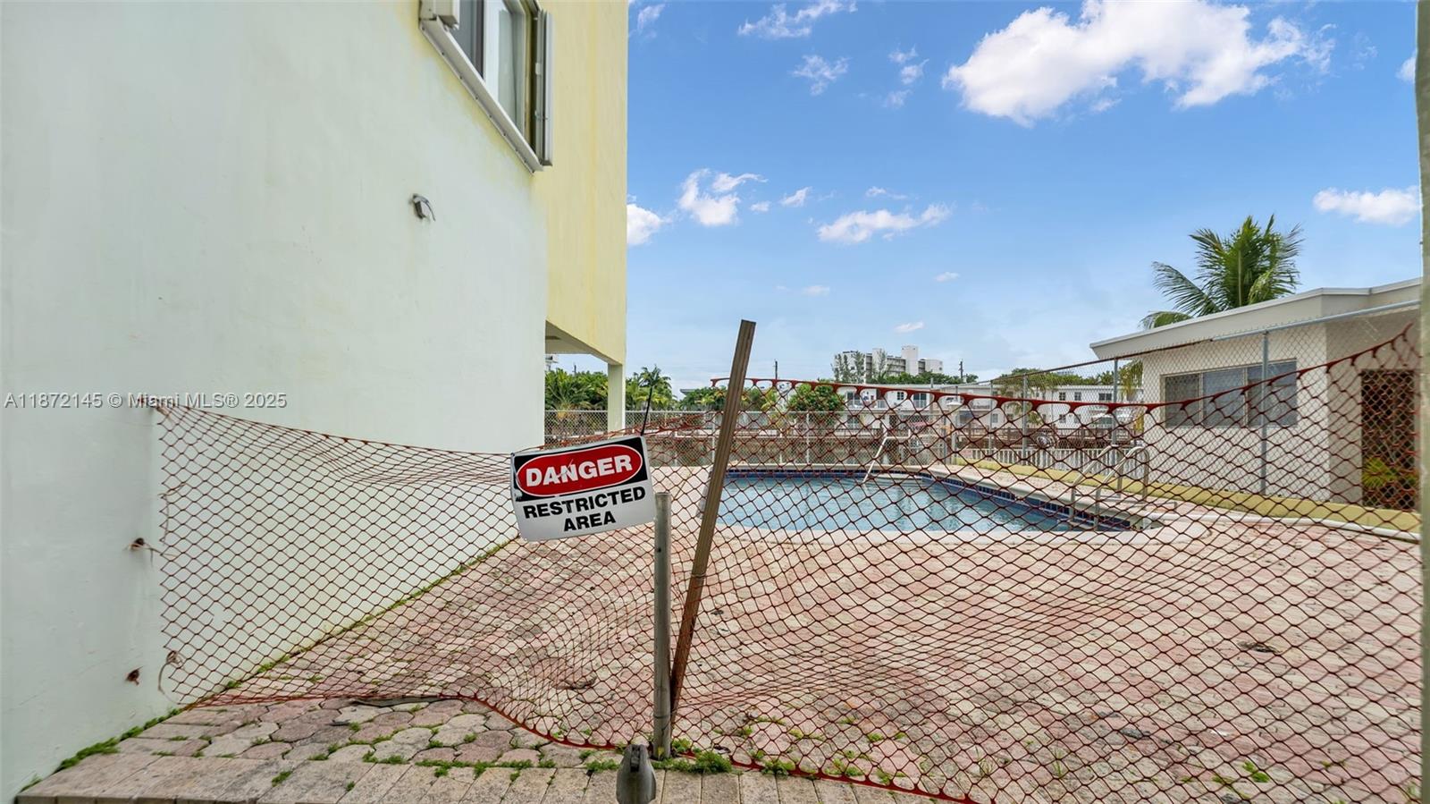 DOMINO ONE CONDO - Residential
