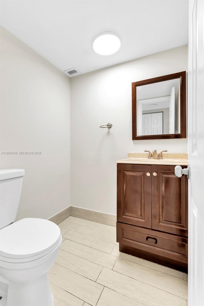 COMMODORE PLAZA CONDO - Residential