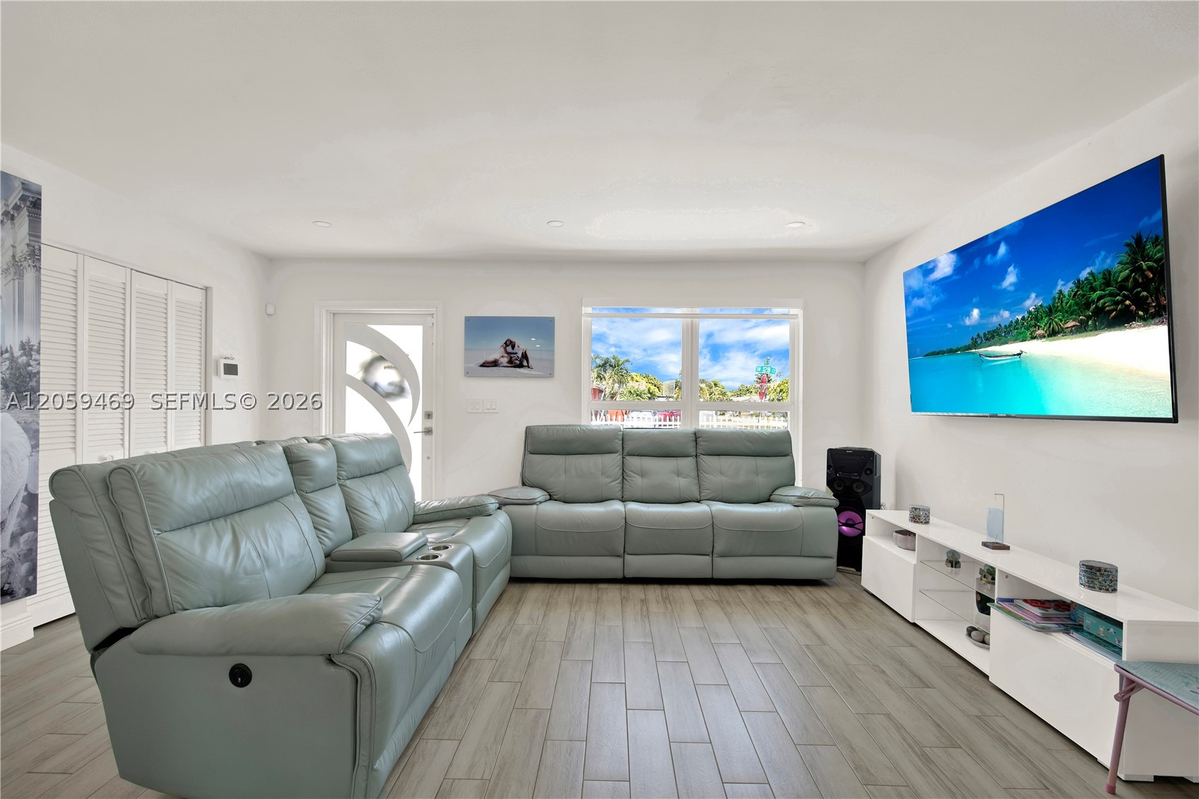 MEADOW WOOD MANOR SEC I - Residential