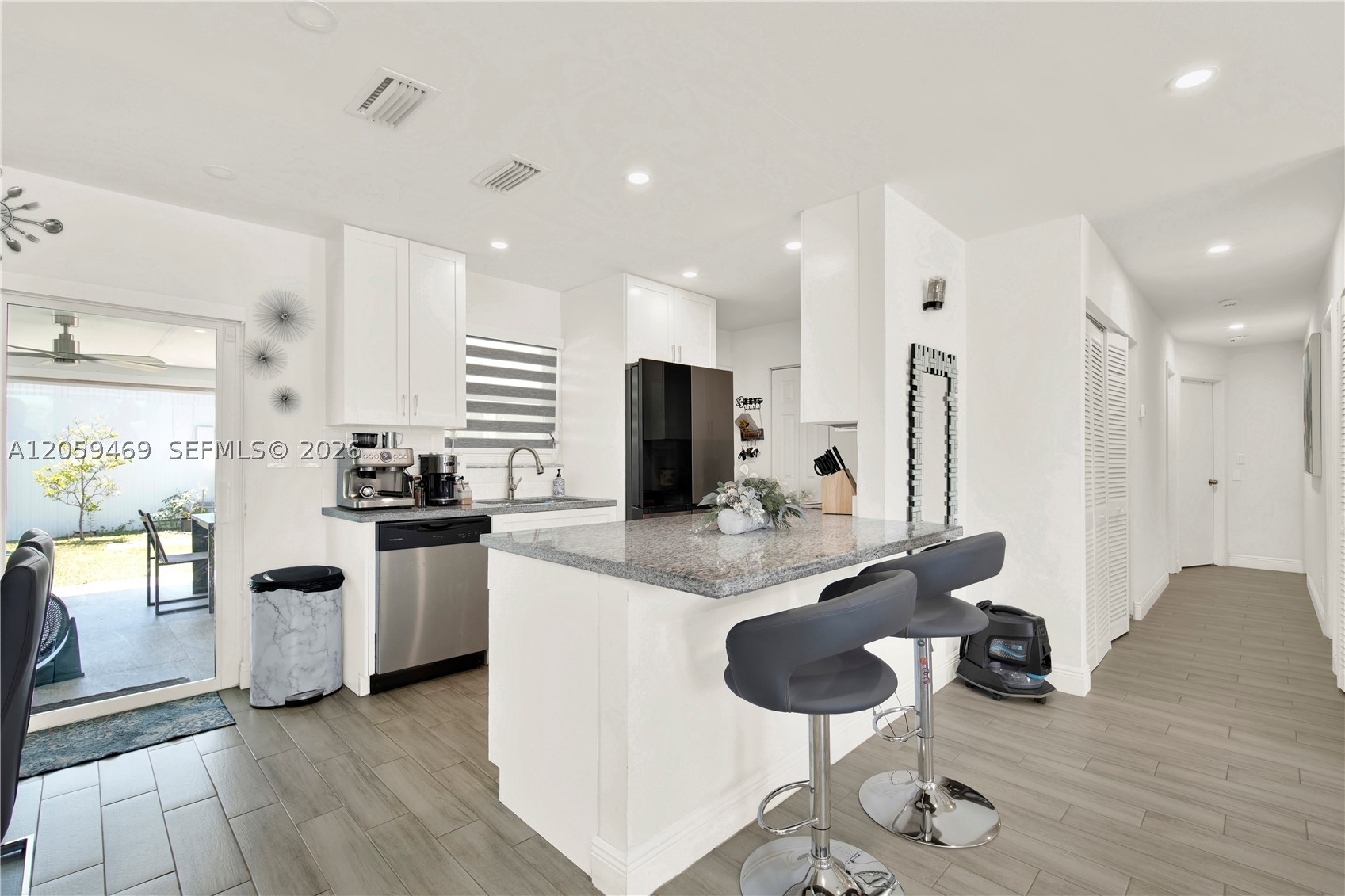 MEADOW WOOD MANOR SEC I - Residential