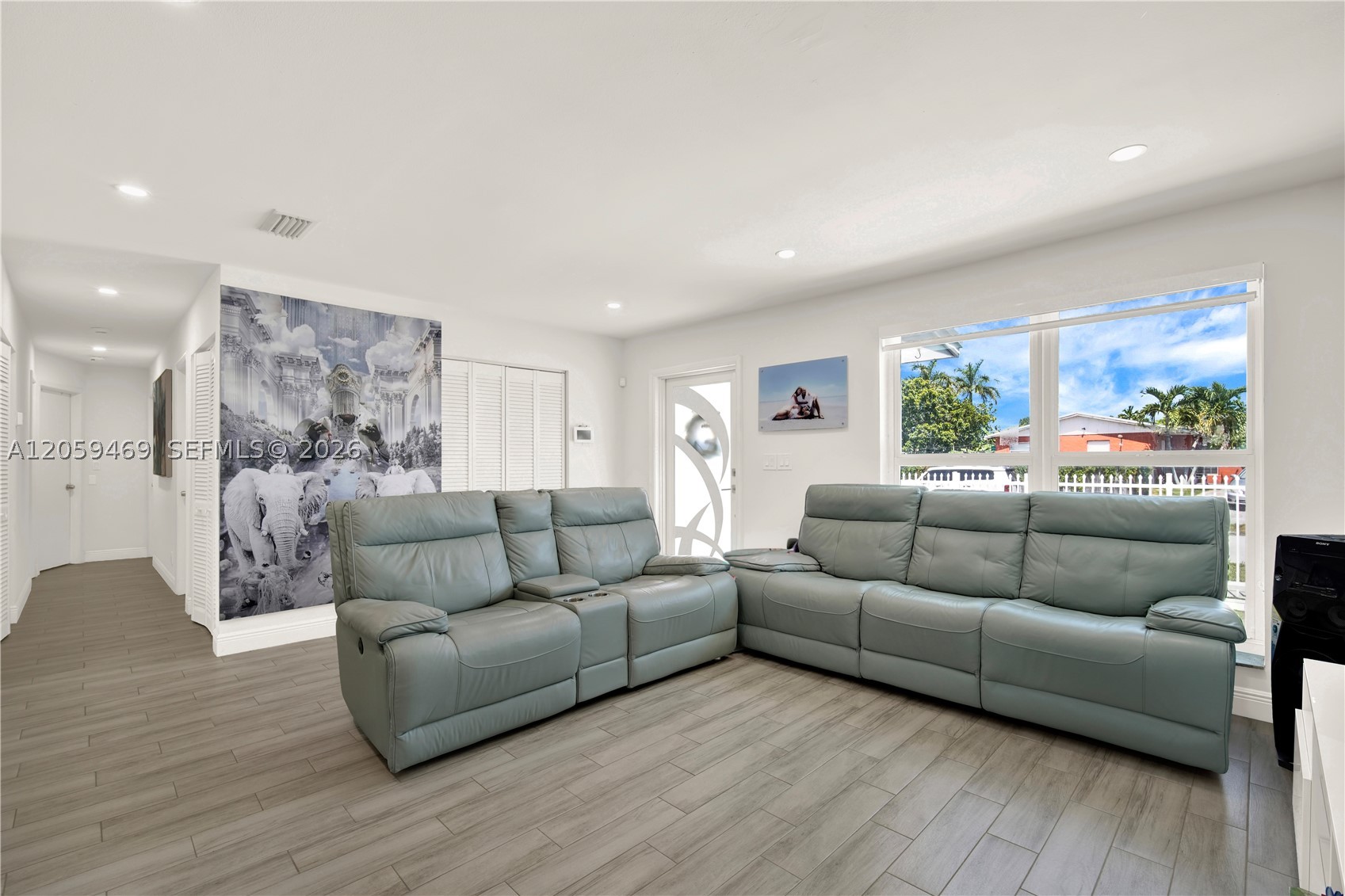 MEADOW WOOD MANOR SEC I - Residential