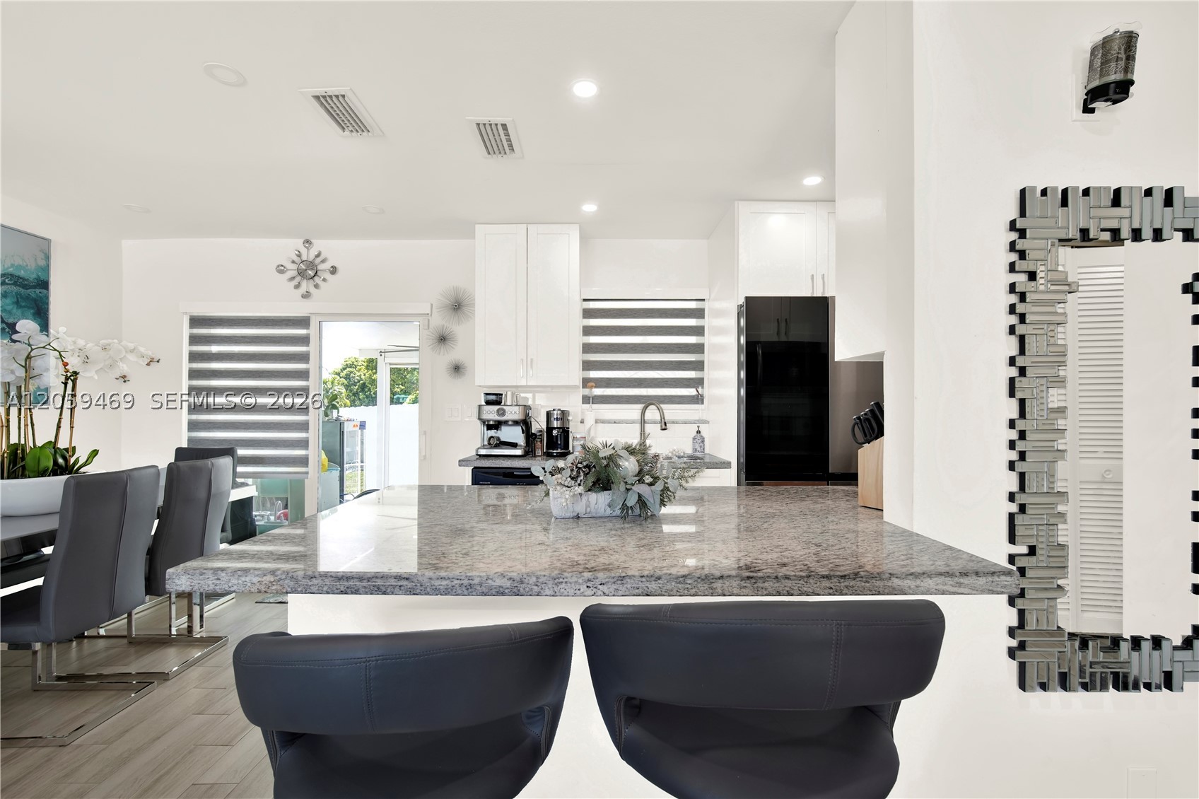 MEADOW WOOD MANOR SEC I - Residential