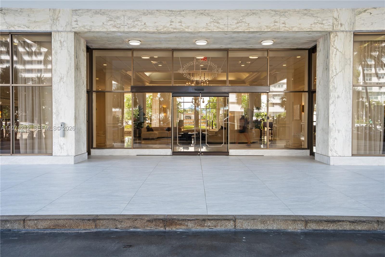 5600 CONDO - Residential