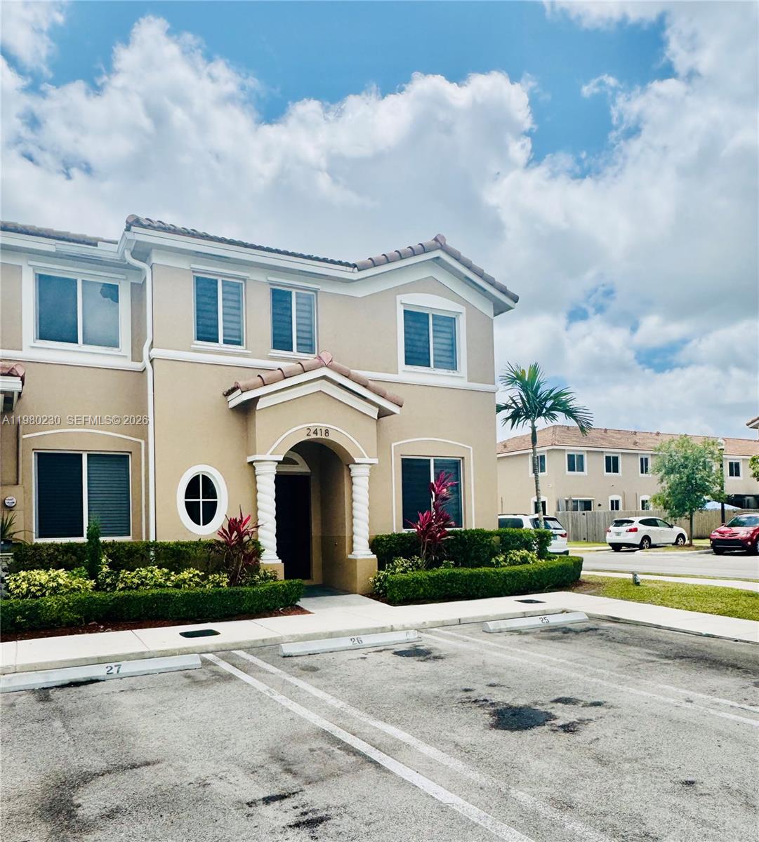 TOWNS AT SEASCAPE - Residential