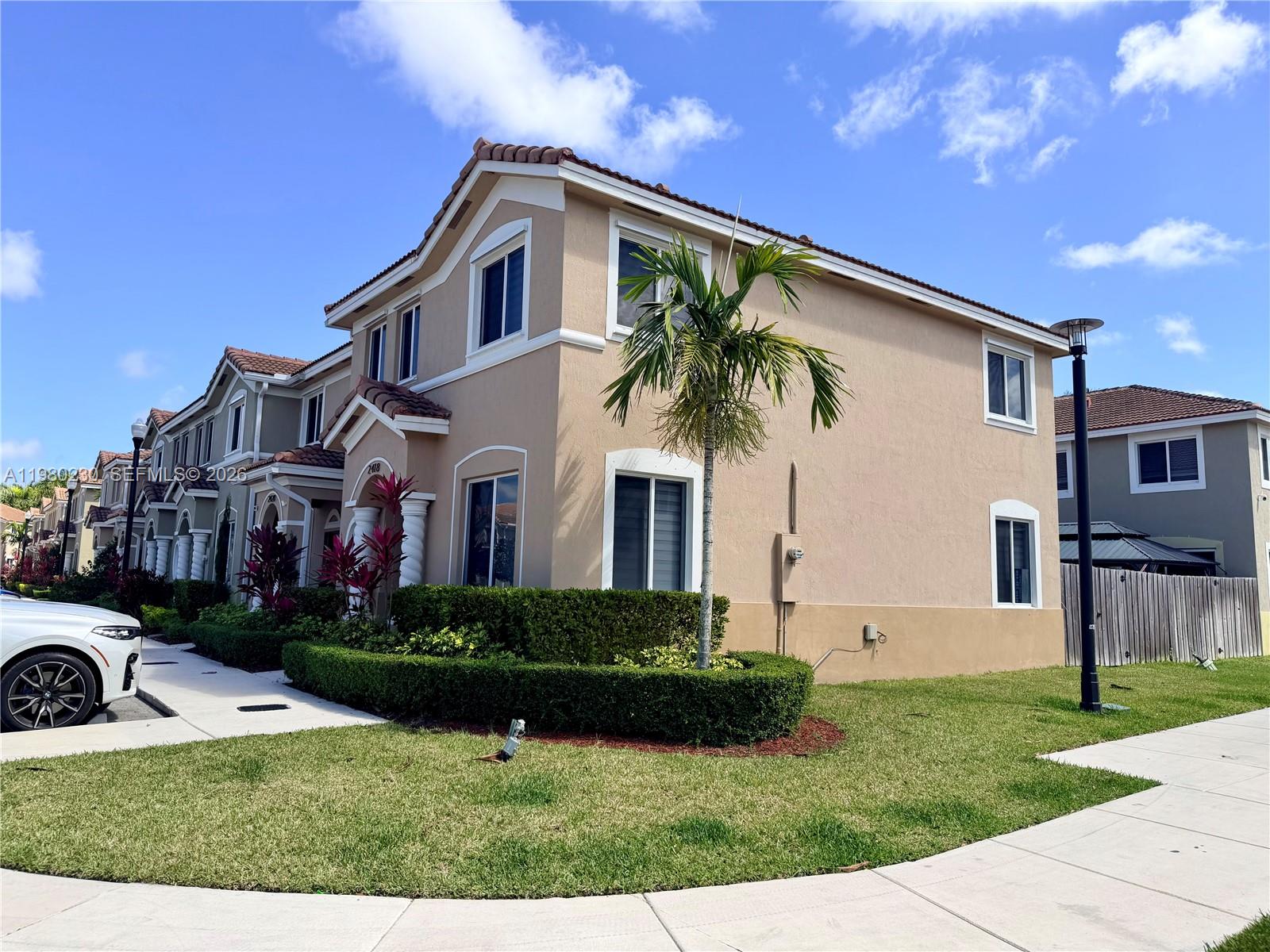 TOWNS AT SEASCAPE - Residential