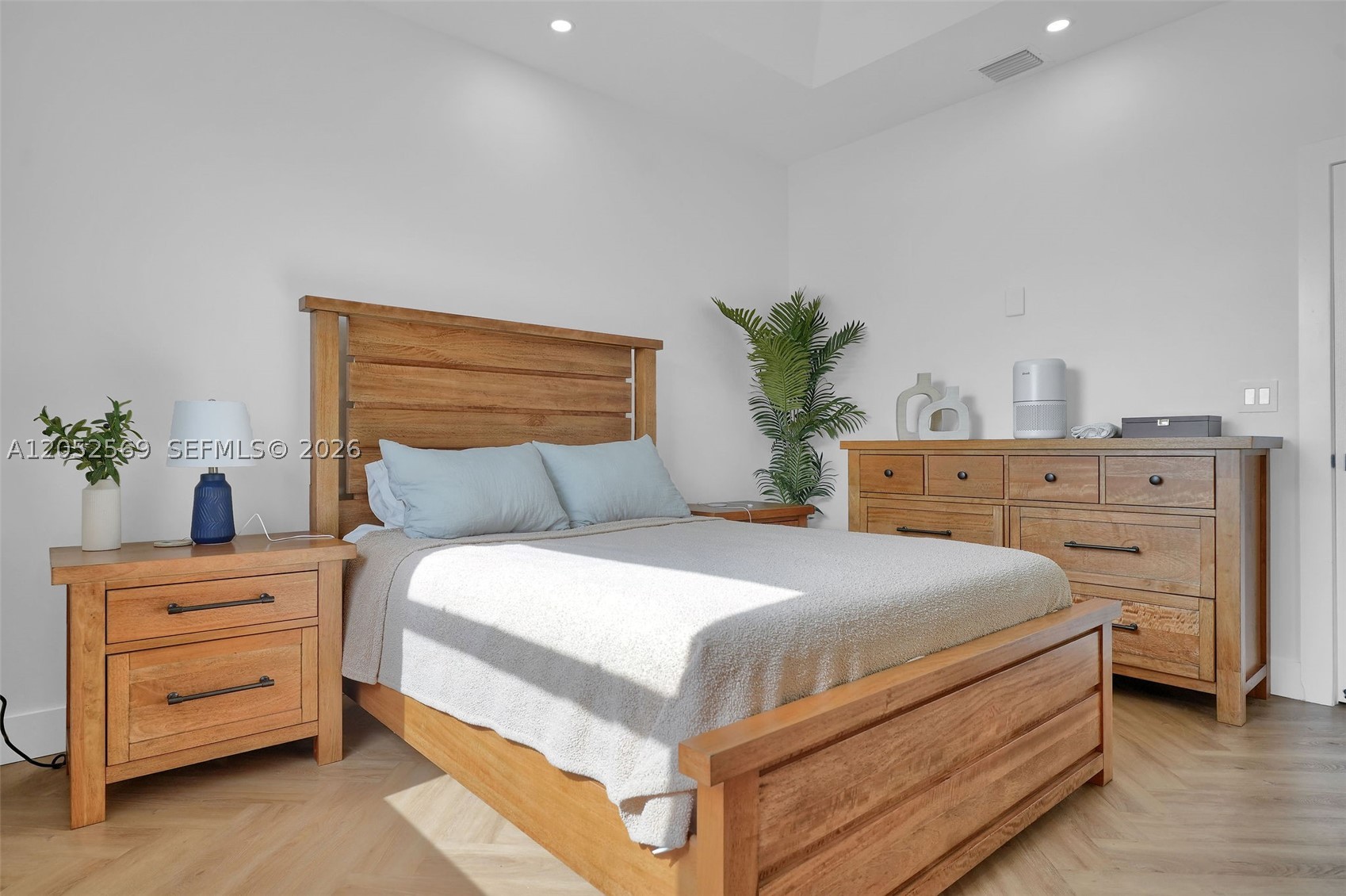 LAKES BY THE BAY CEE - Residential