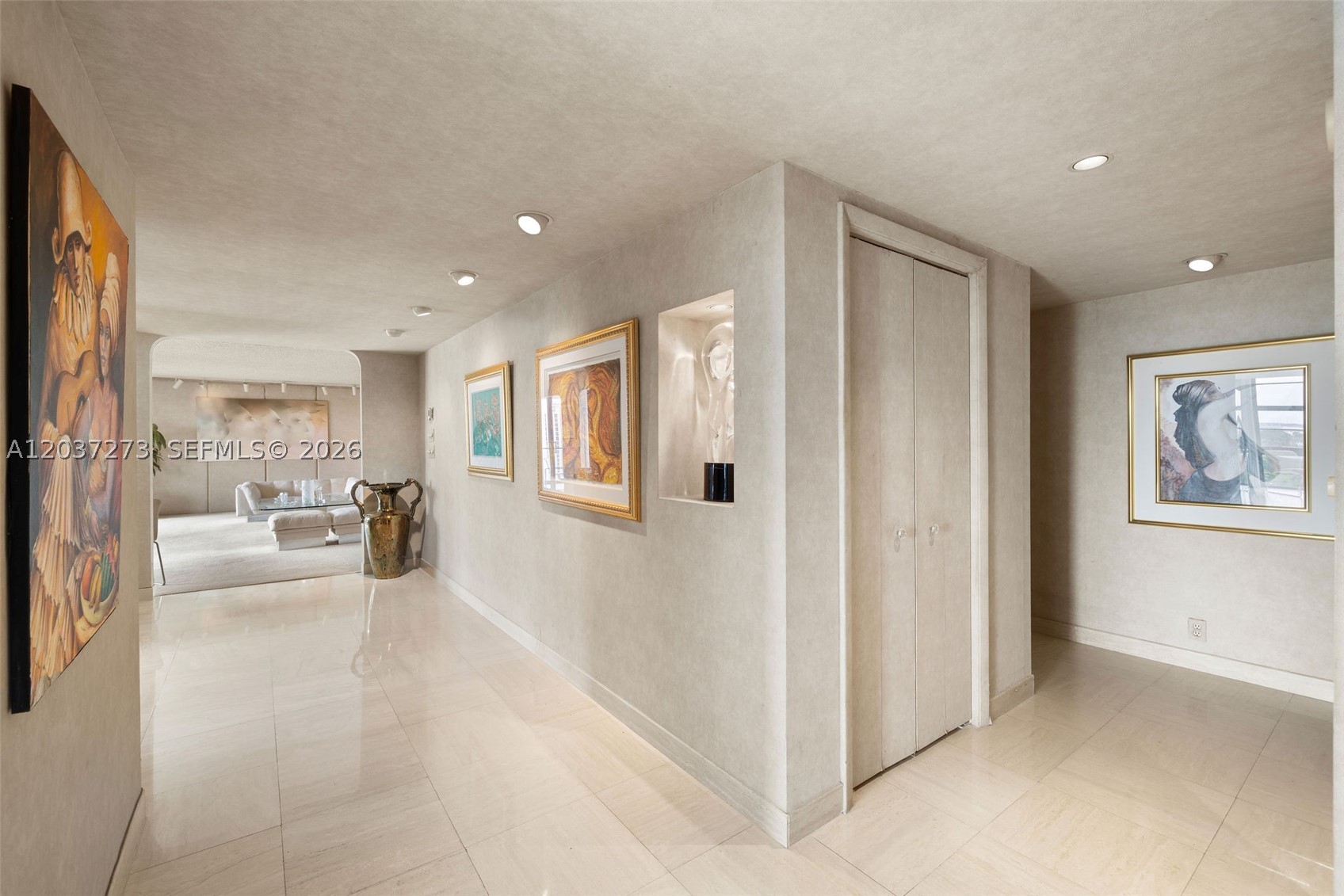 TOWERHOUSE CONDO - Residential