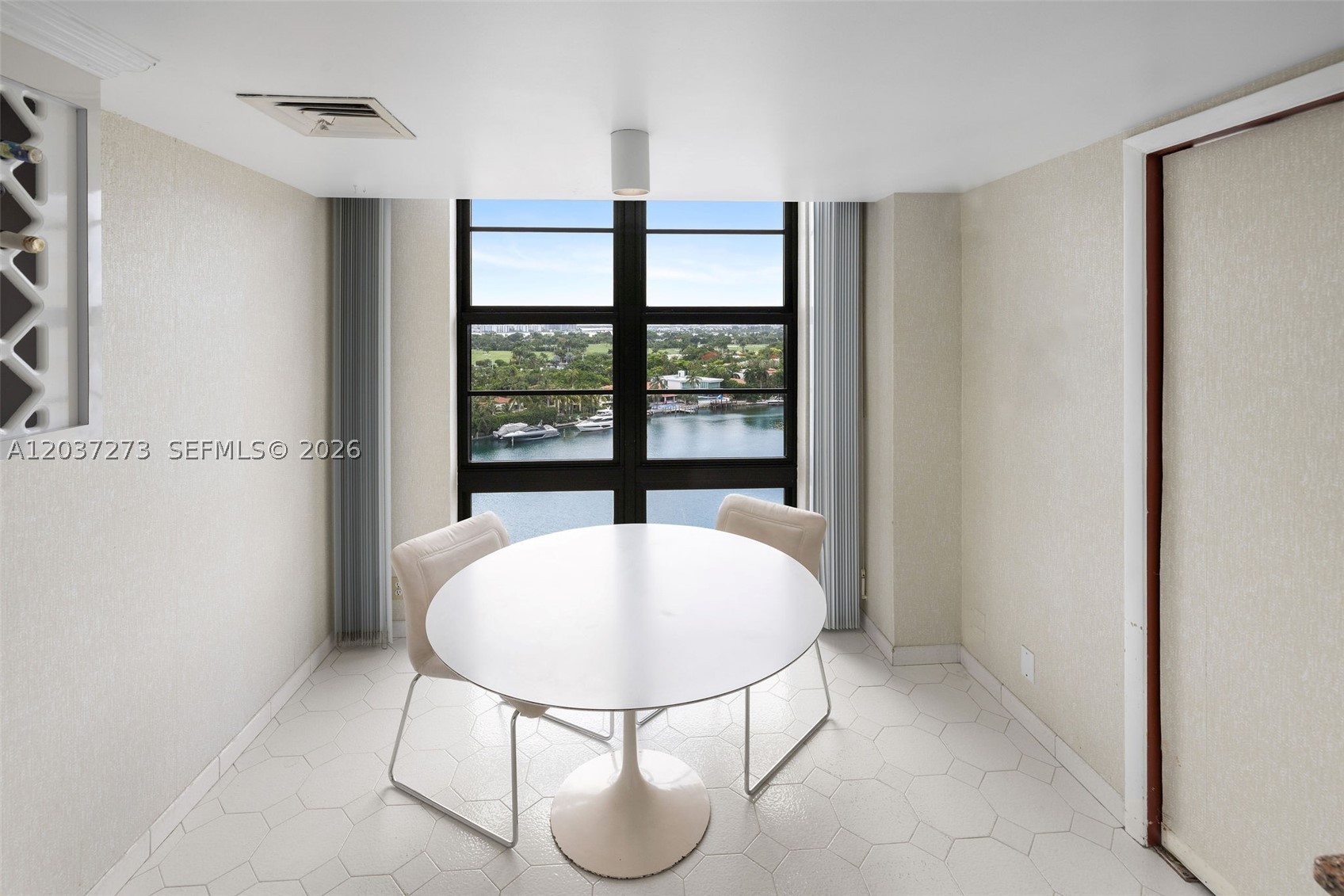 TOWERHOUSE CONDO - Residential