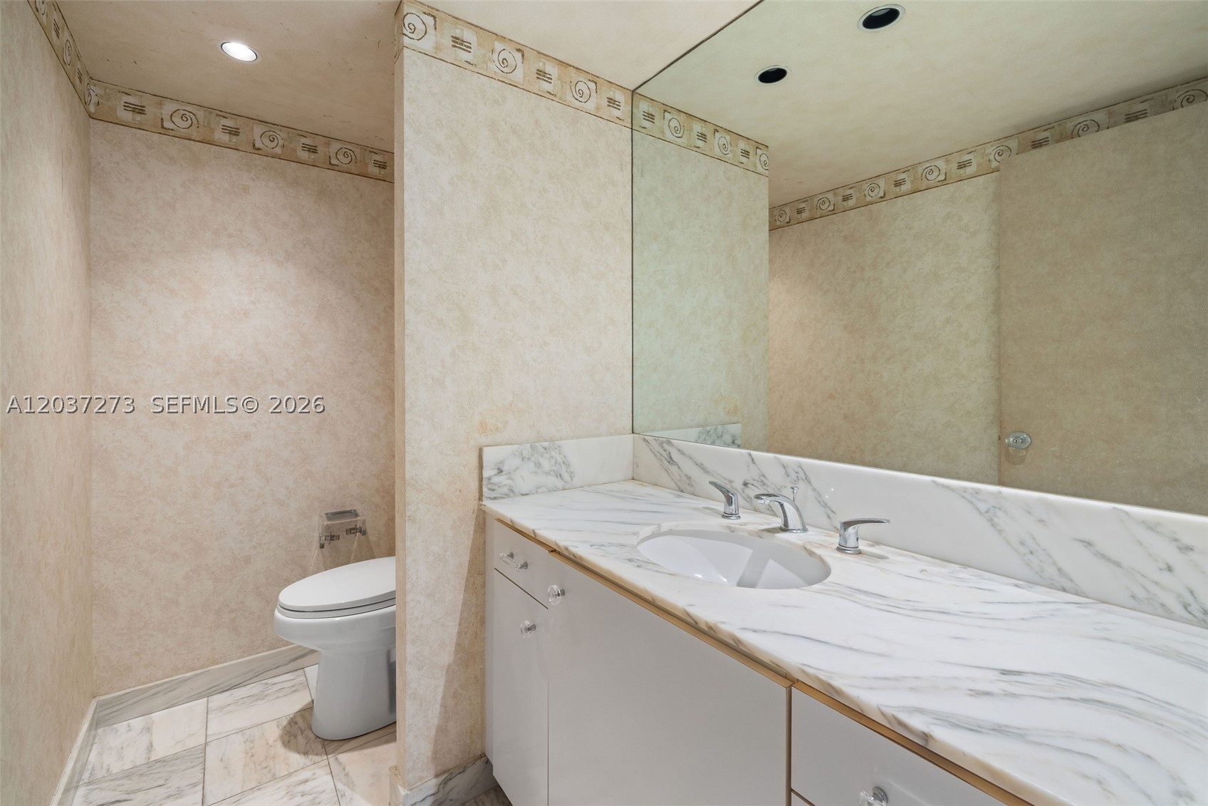 TOWERHOUSE CONDO - Residential