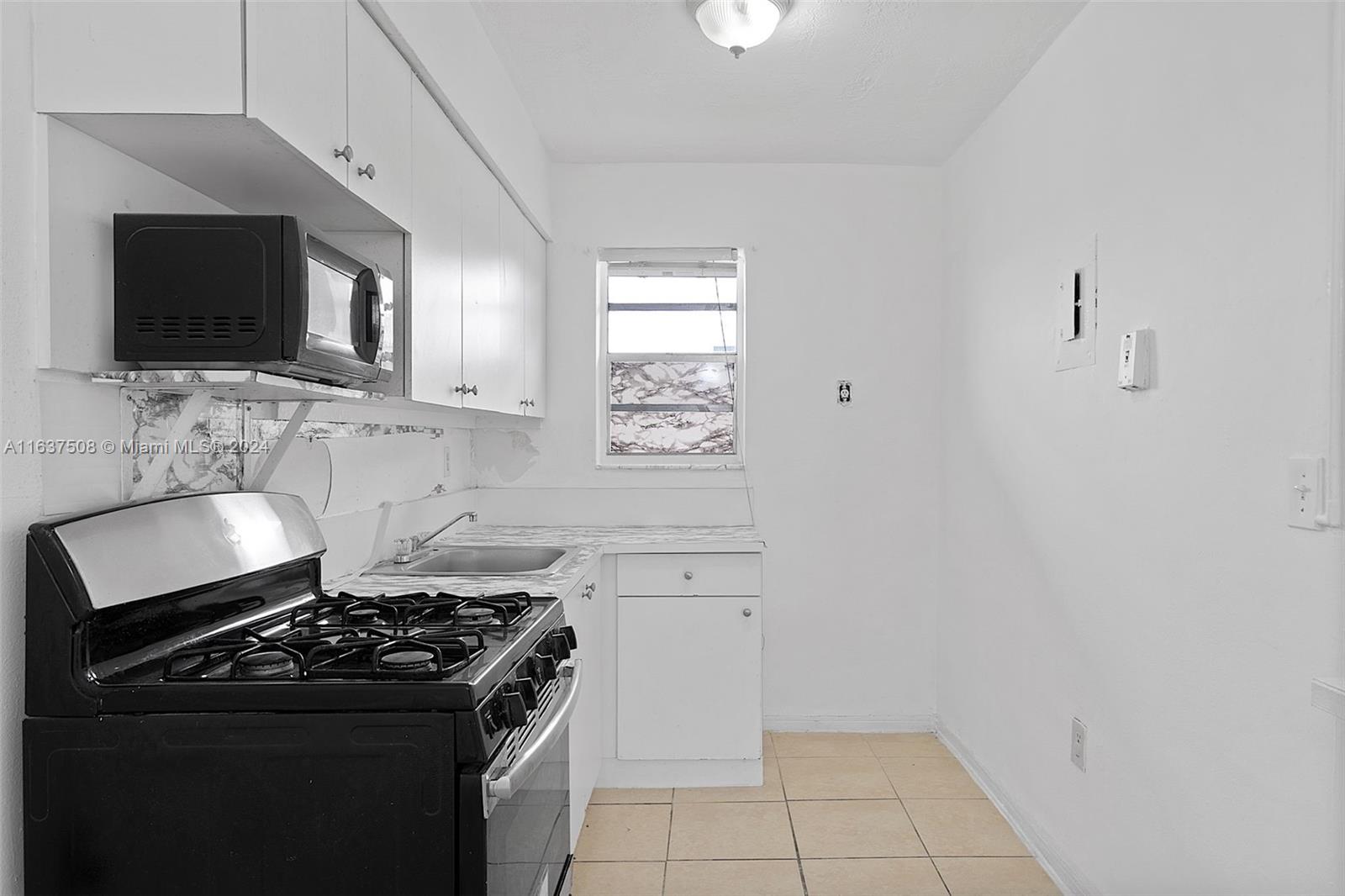 GABLES EDGE CONDO - Residential Lease