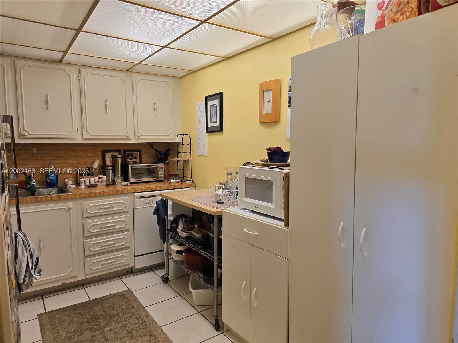 IMPERIAL POINT CONDO - Residential