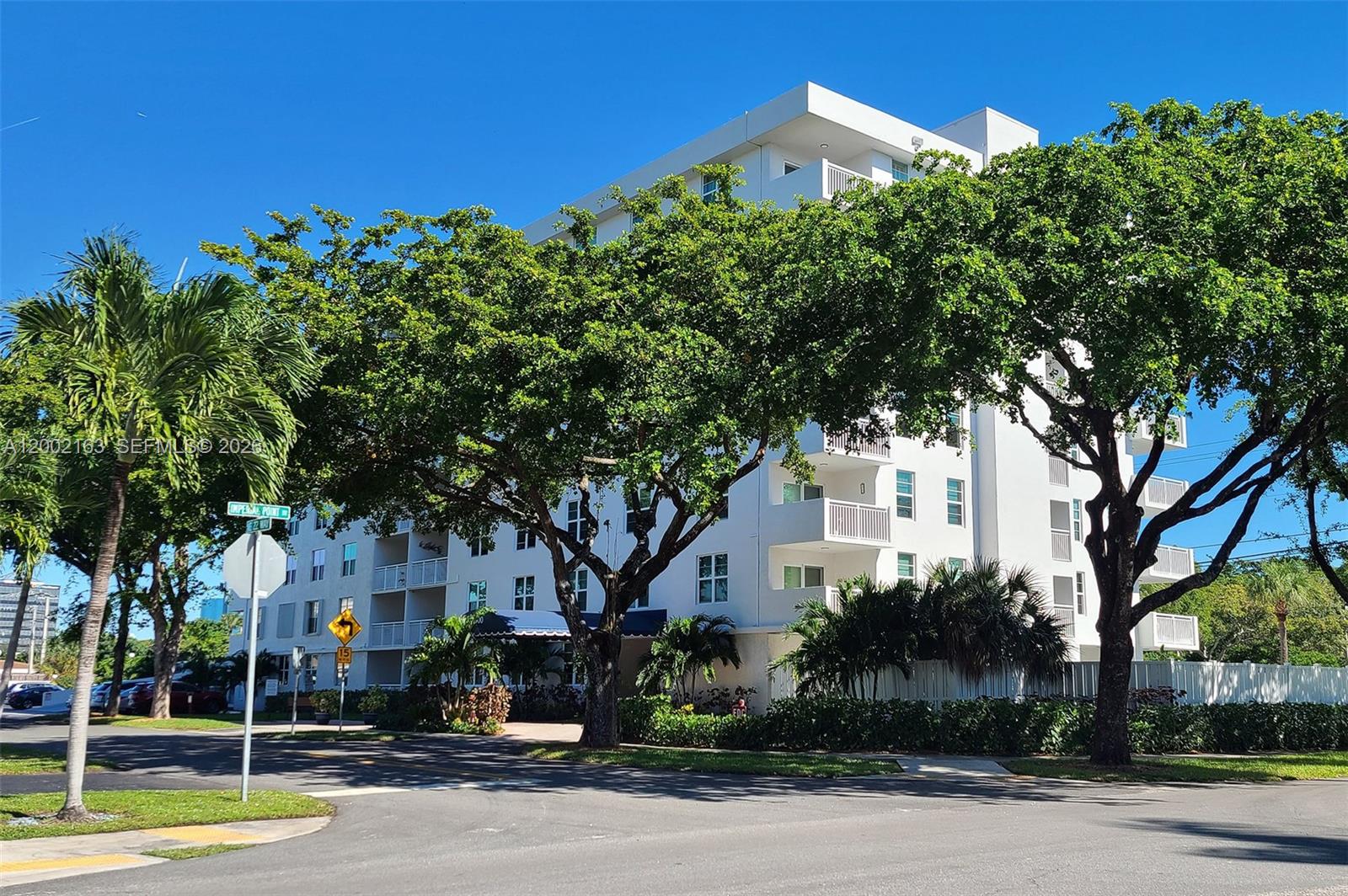 IMPERIAL POINT CONDO - Residential