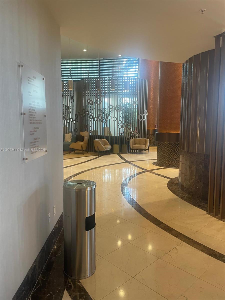 TRUMP INTERNATIONAL SONES - Residential