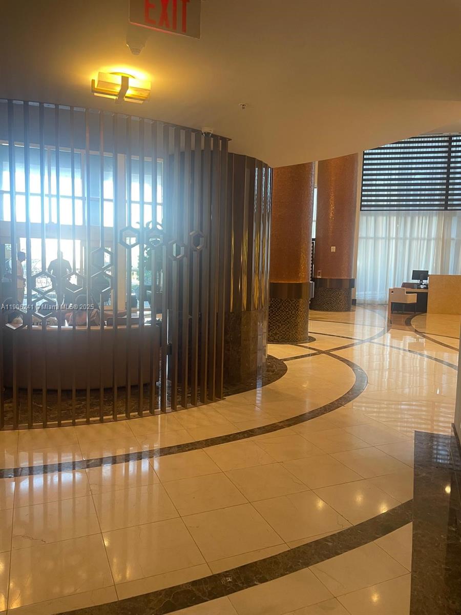 TRUMP INTERNATIONAL SONES - Residential