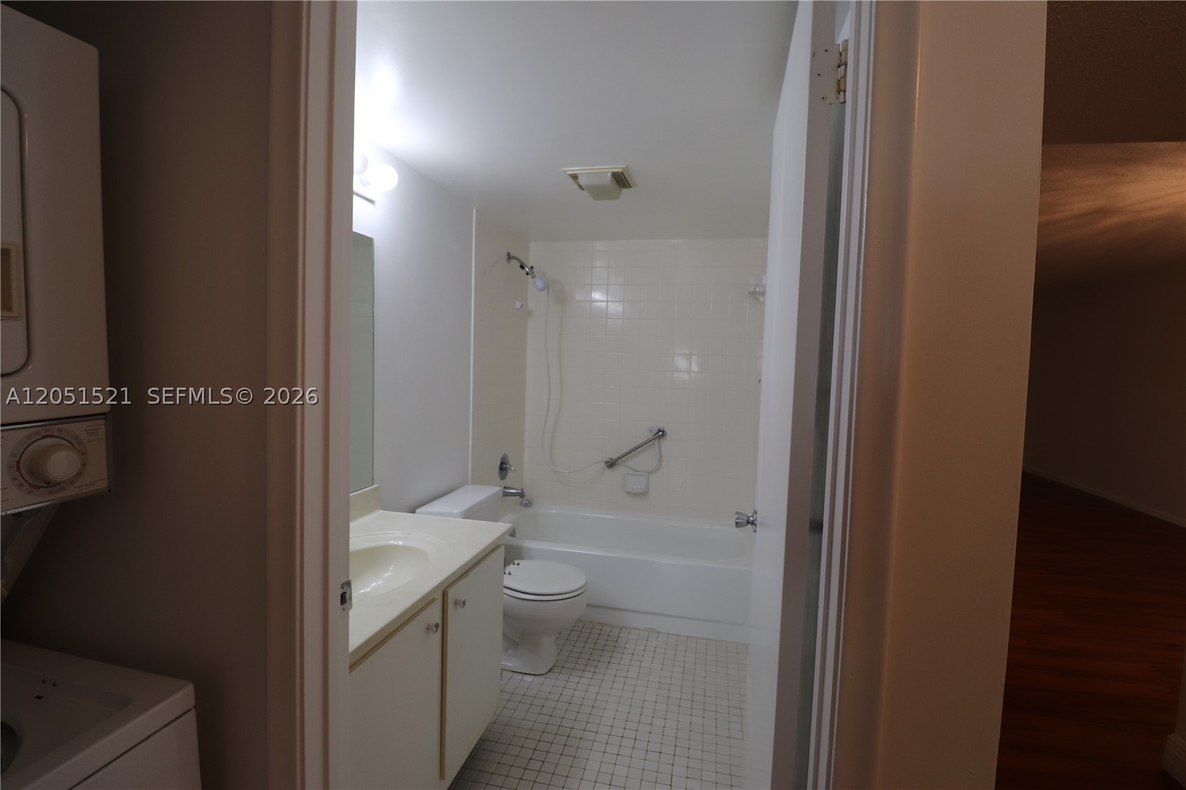CAMBRIDGE AT CENTURY VILL - Residential Lease