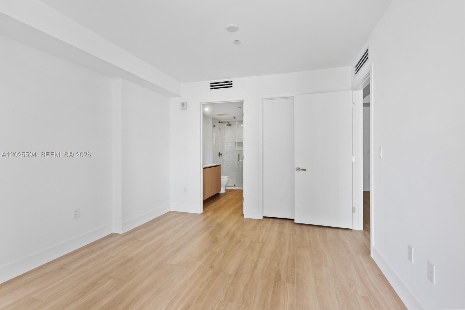 THE STANDARD MIDTOWN - Residential Lease