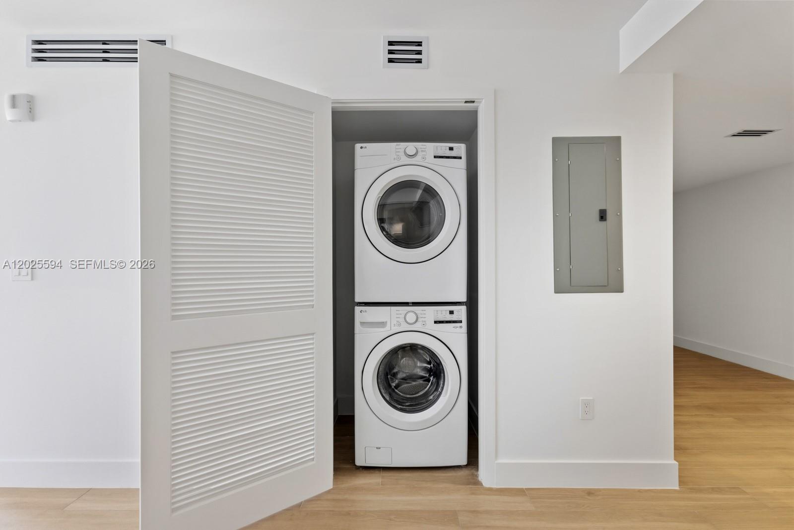 THE STANDARD MIDTOWN - Residential Lease