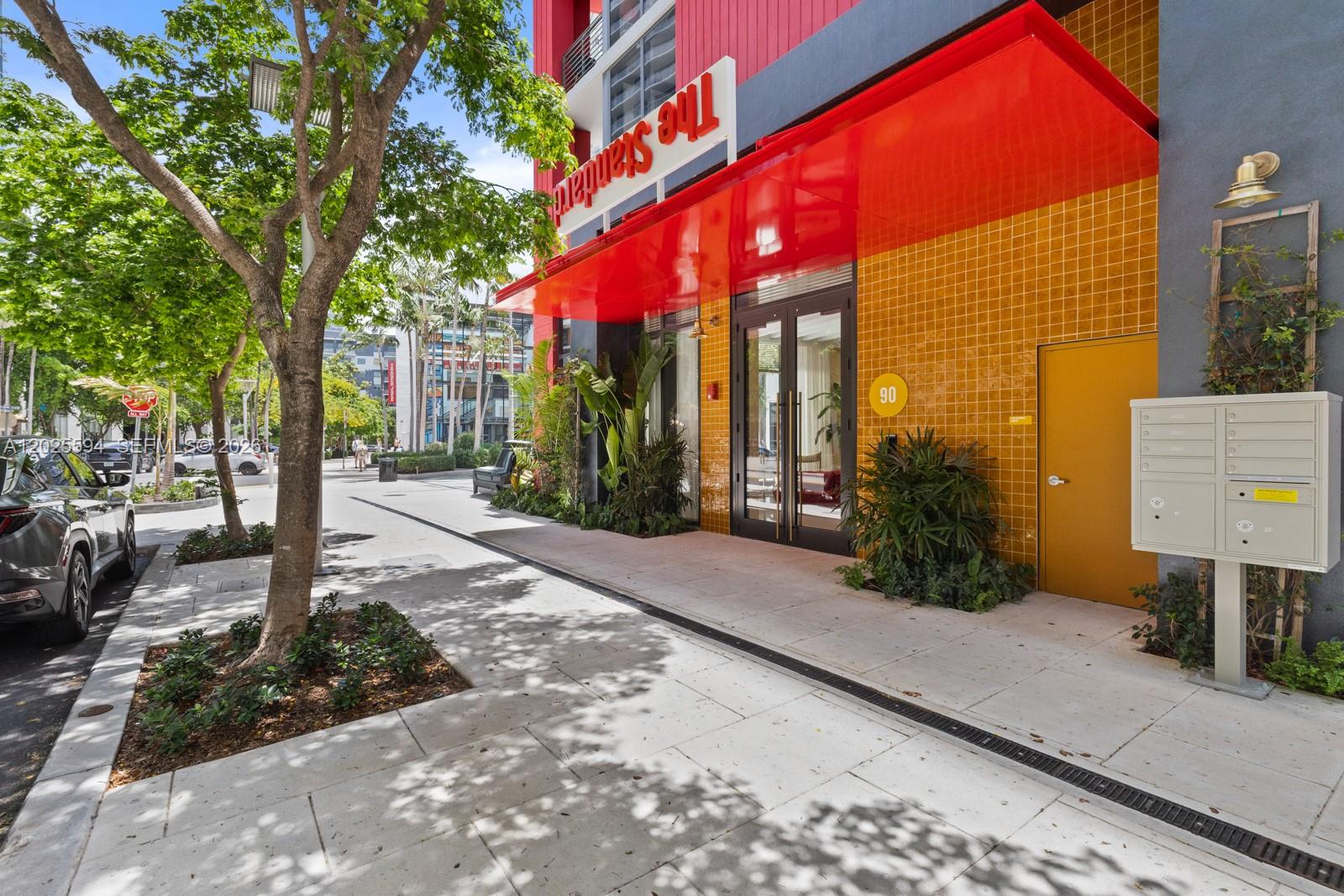 THE STANDARD MIDTOWN - Residential Lease