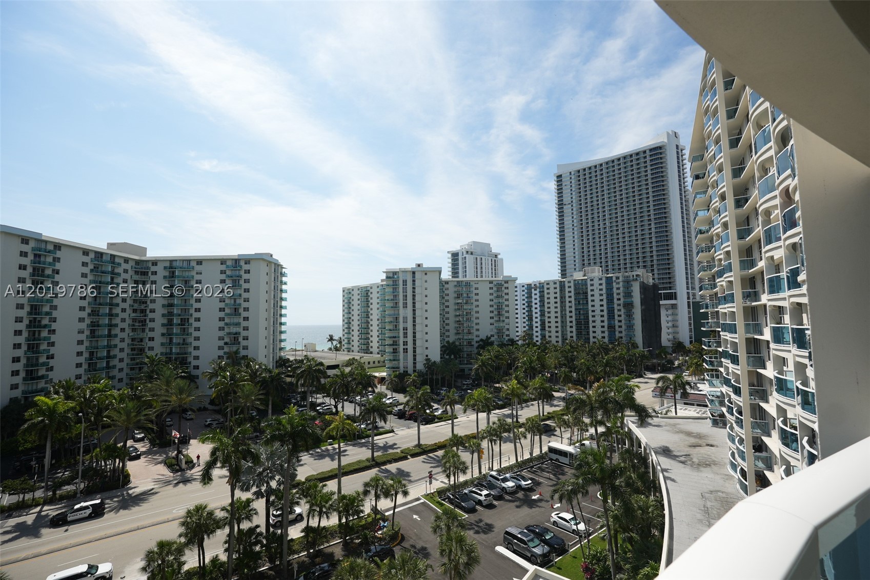 HALLMARK OF HOLLYWOOD CON - Residential