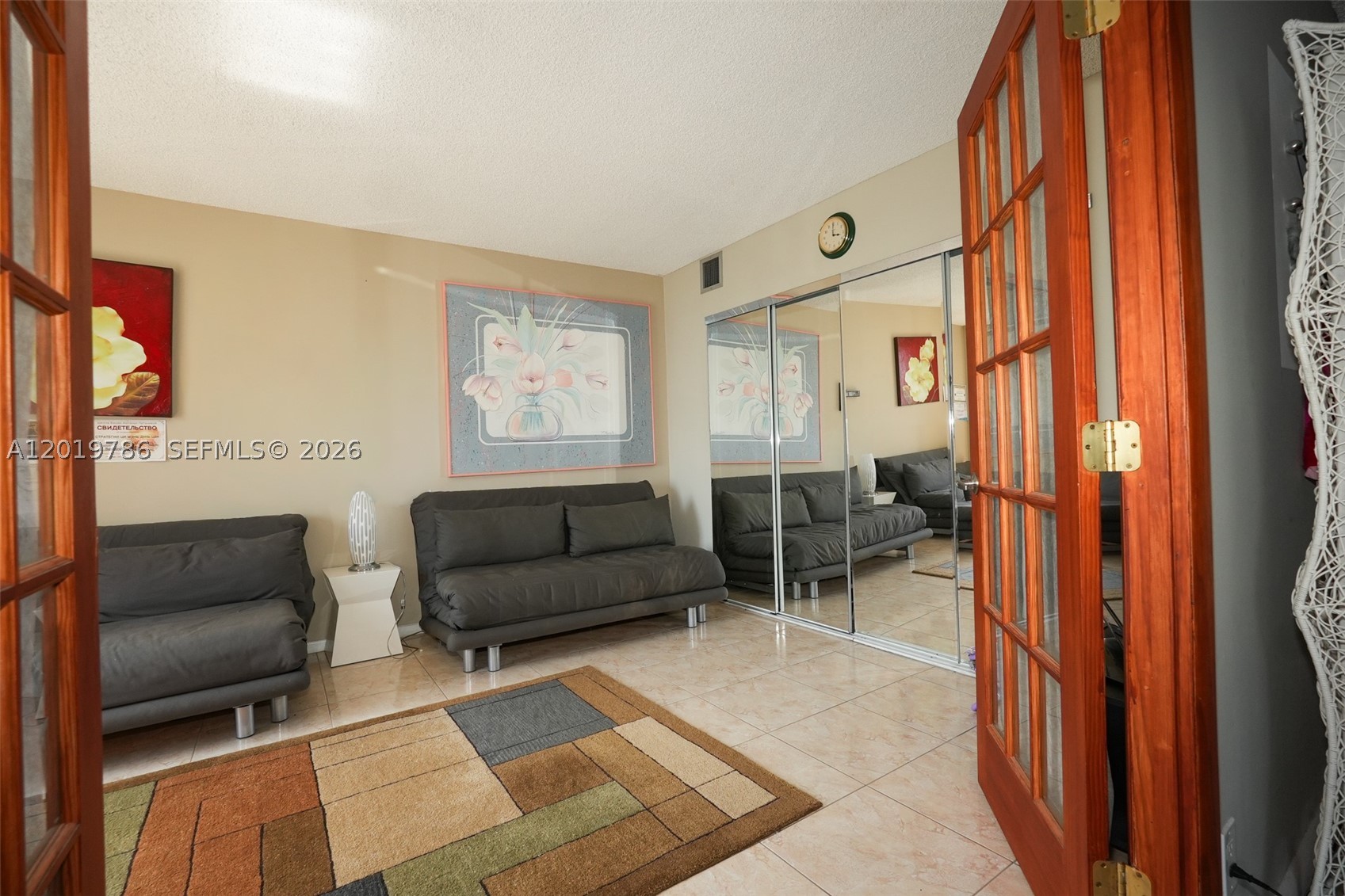 HALLMARK OF HOLLYWOOD CON - Residential