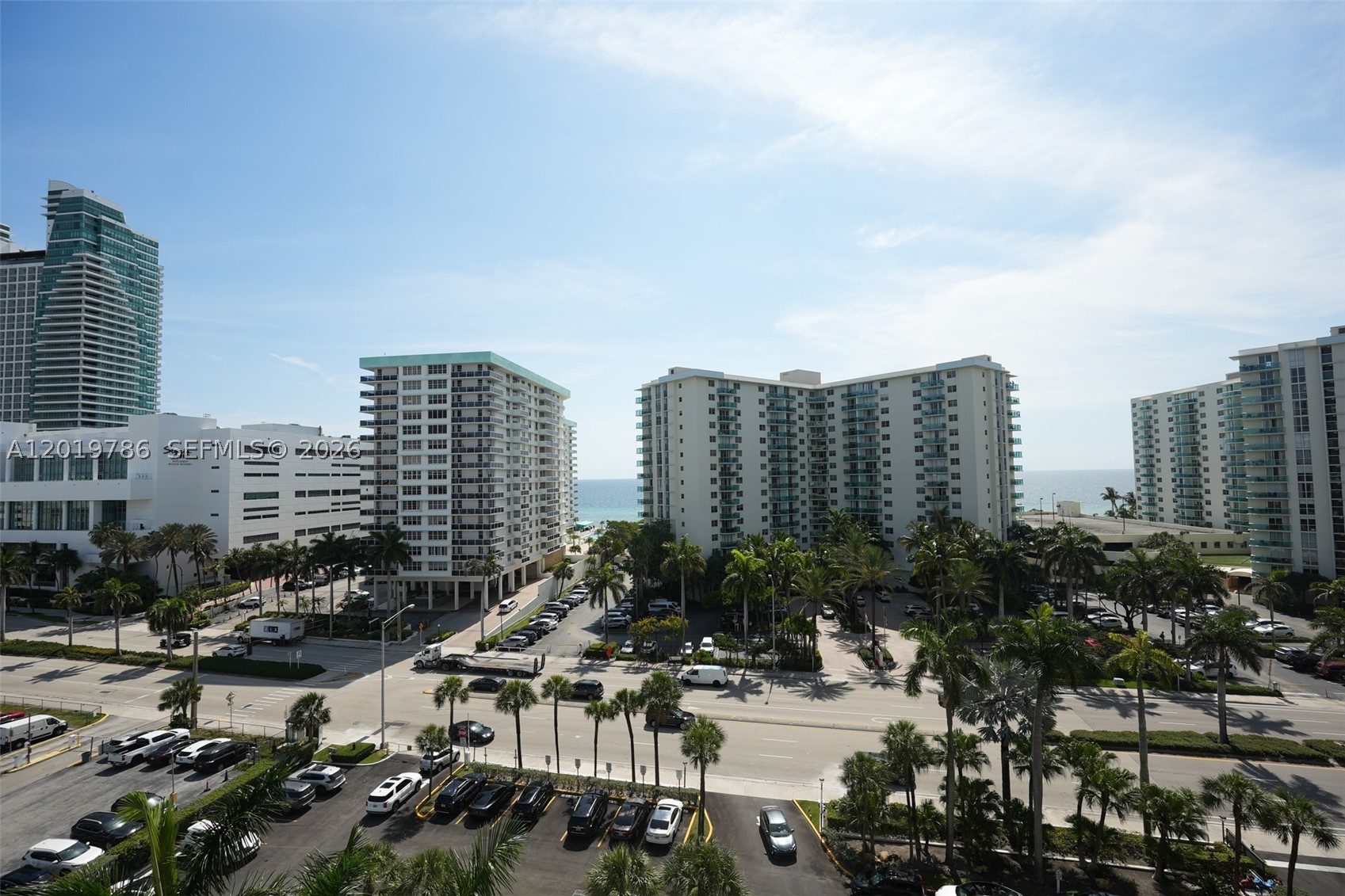 HALLMARK OF HOLLYWOOD CON - Residential