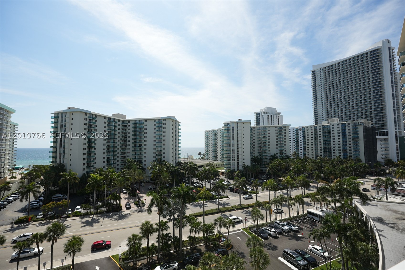 HALLMARK OF HOLLYWOOD CON - Residential