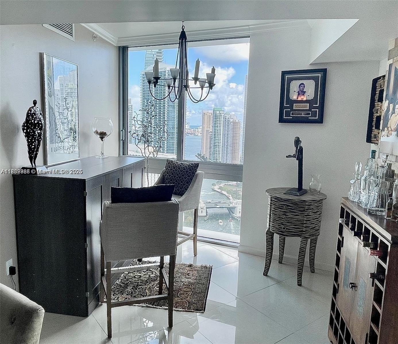 WIND CONDO - Residential