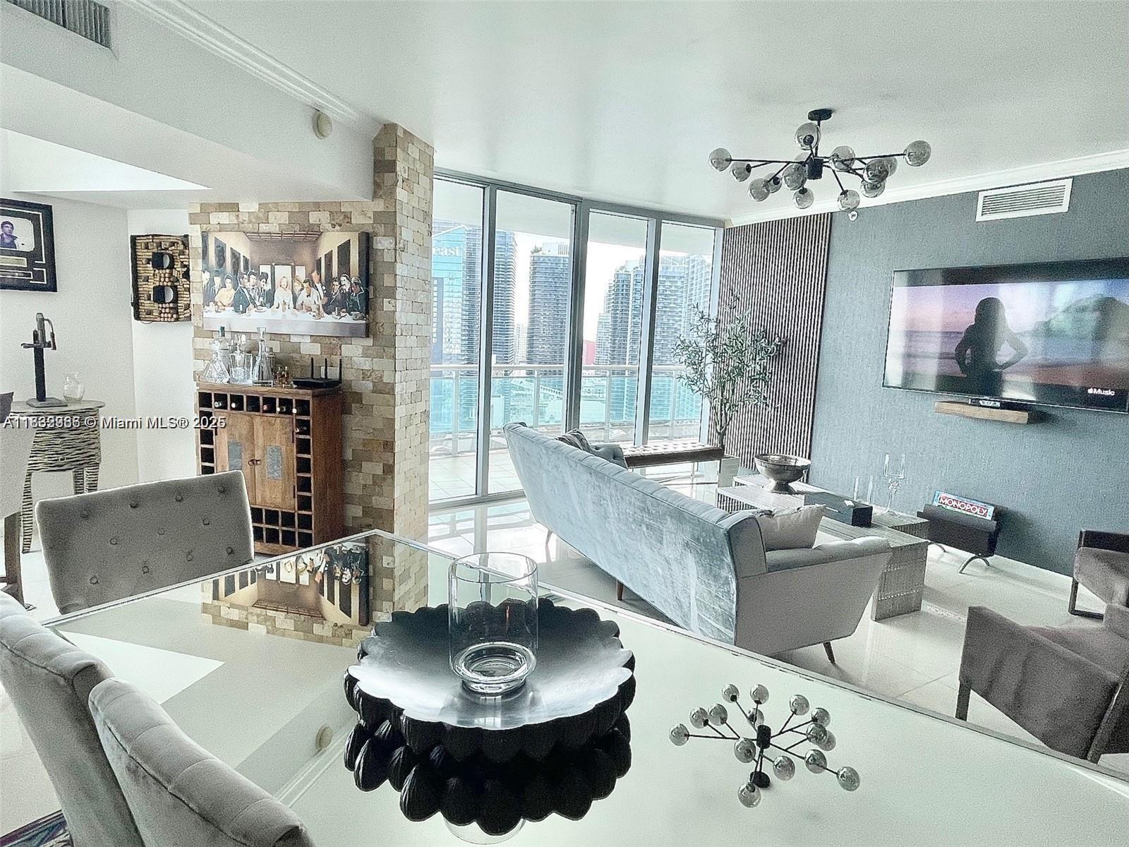 WIND CONDO - Residential