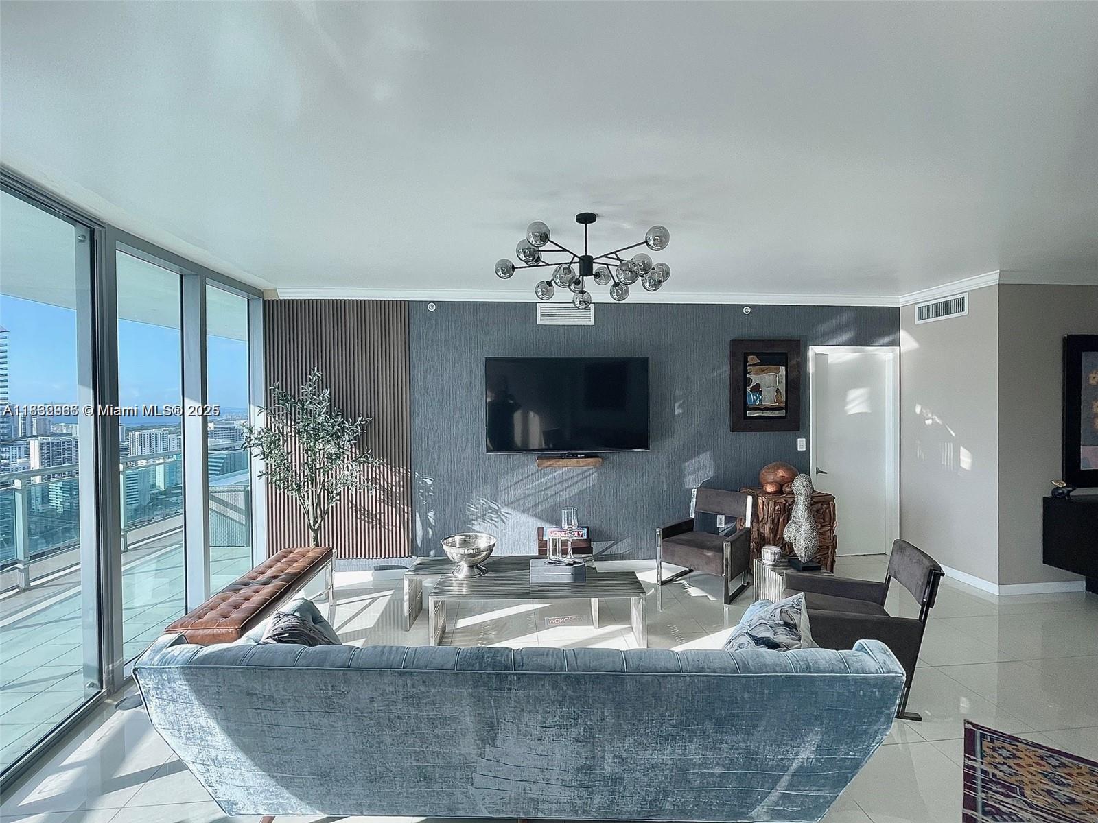 WIND CONDO - Residential