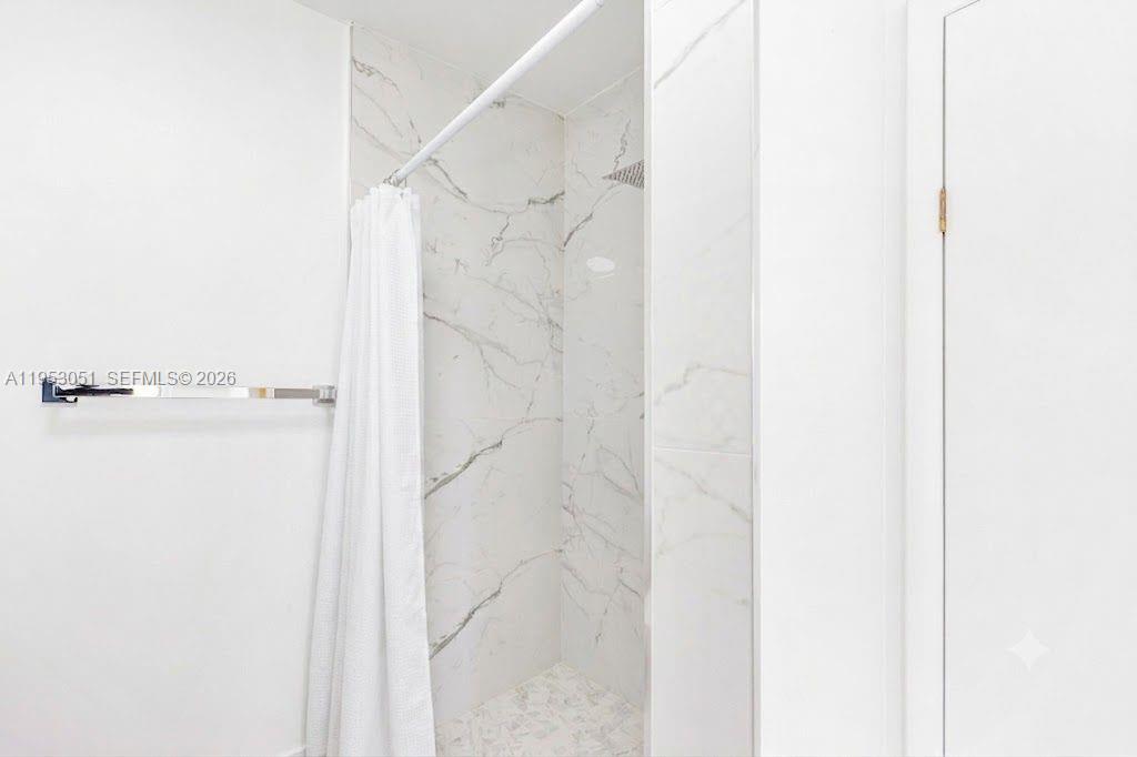 RAVENSWOOD ESTATES & MARI - Residential