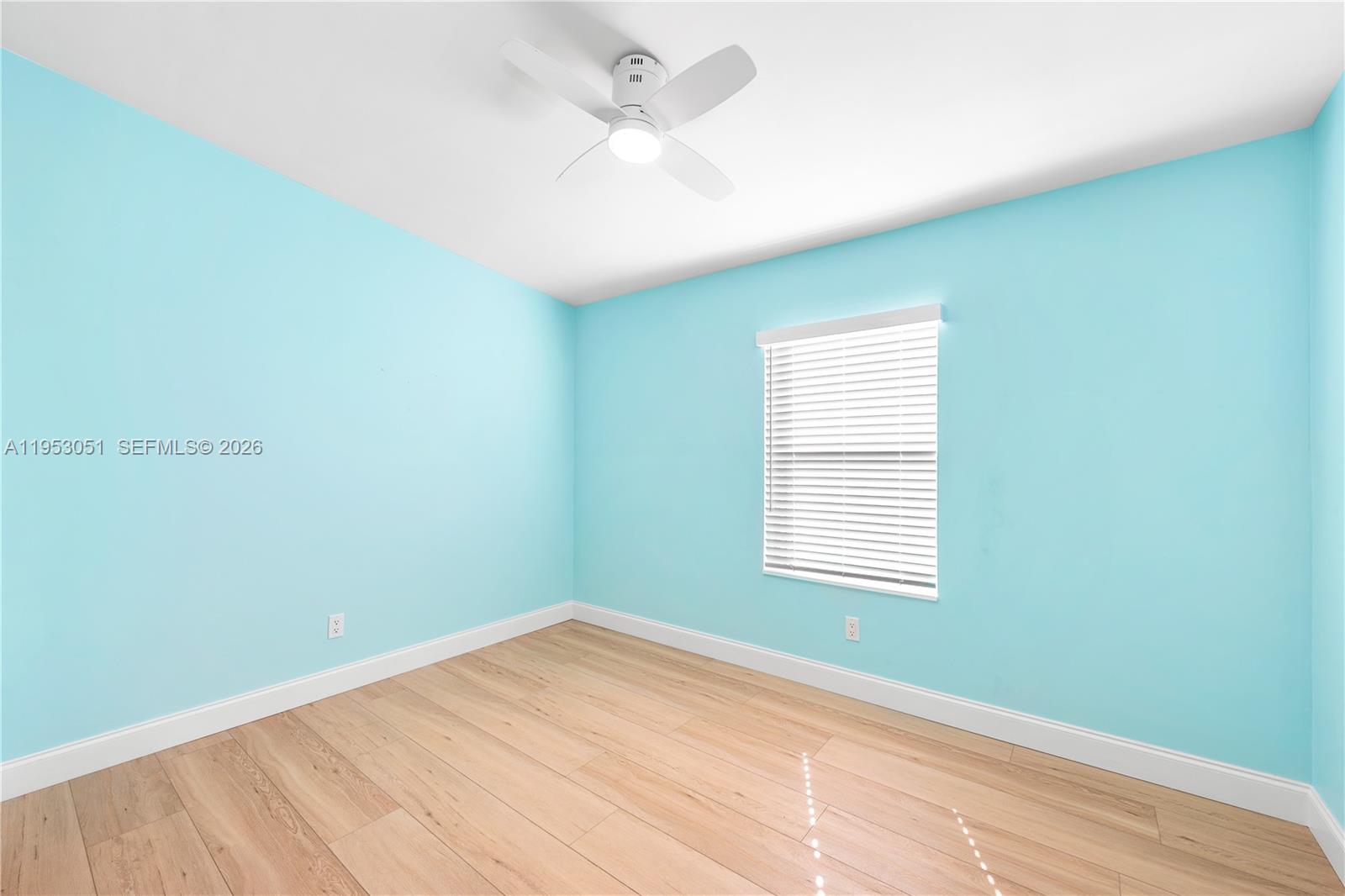 RAVENSWOOD ESTATES & MARI - Residential