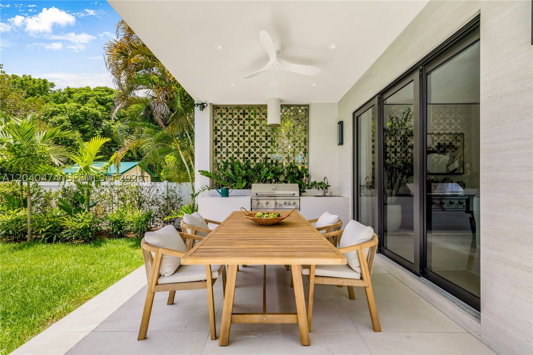 BISCAYNE LAWN EXTENSION - Residential