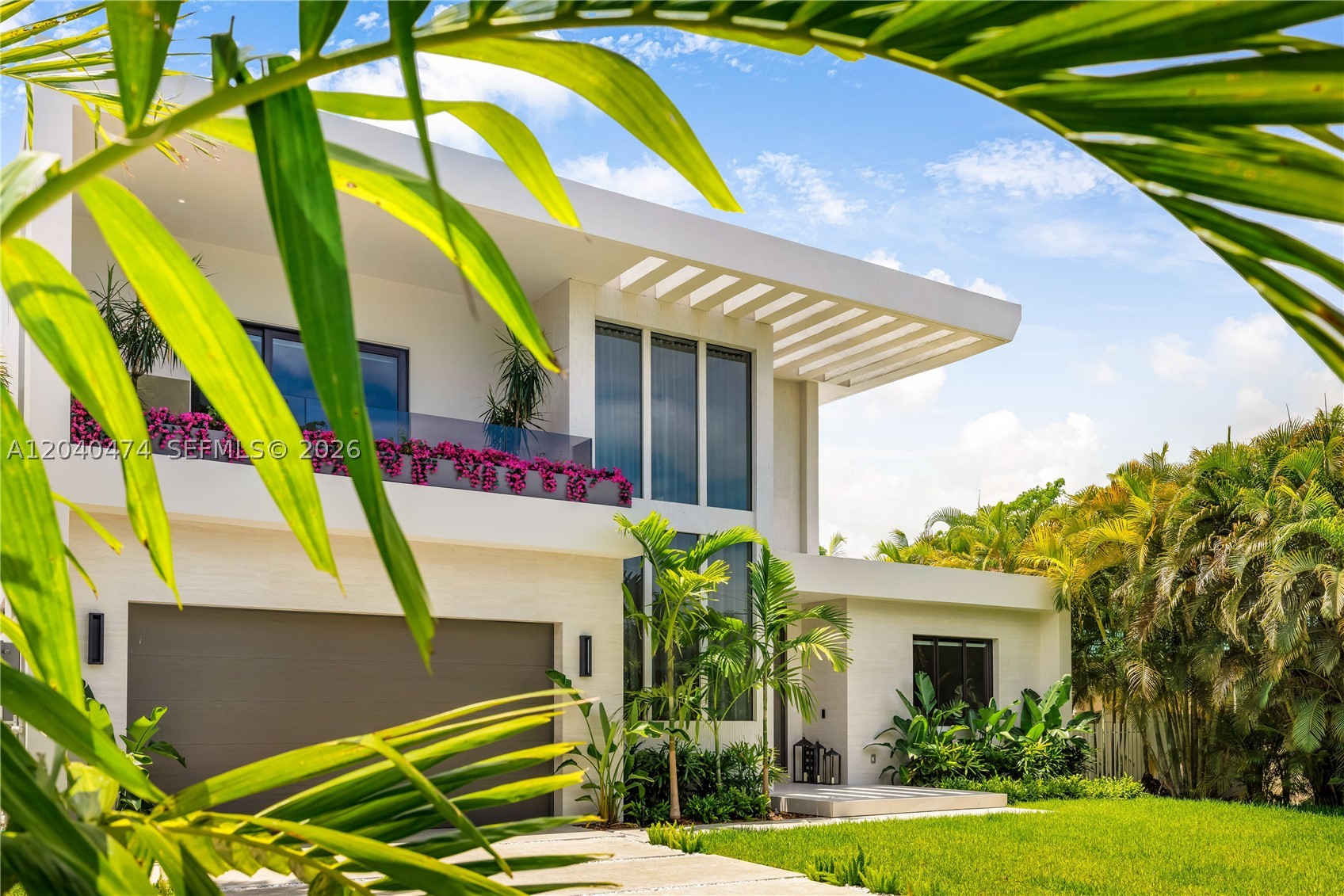 BISCAYNE LAWN EXTENSION - Residential