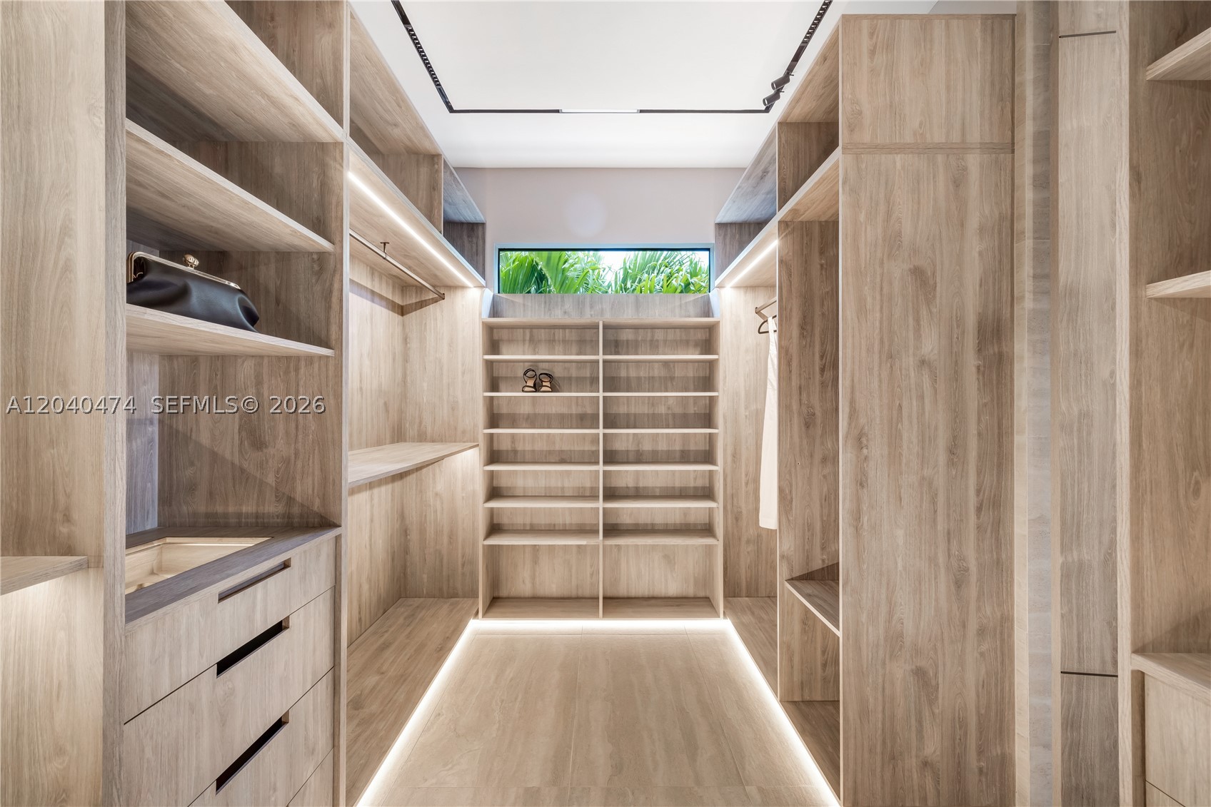 BISCAYNE LAWN EXTENSION - Residential