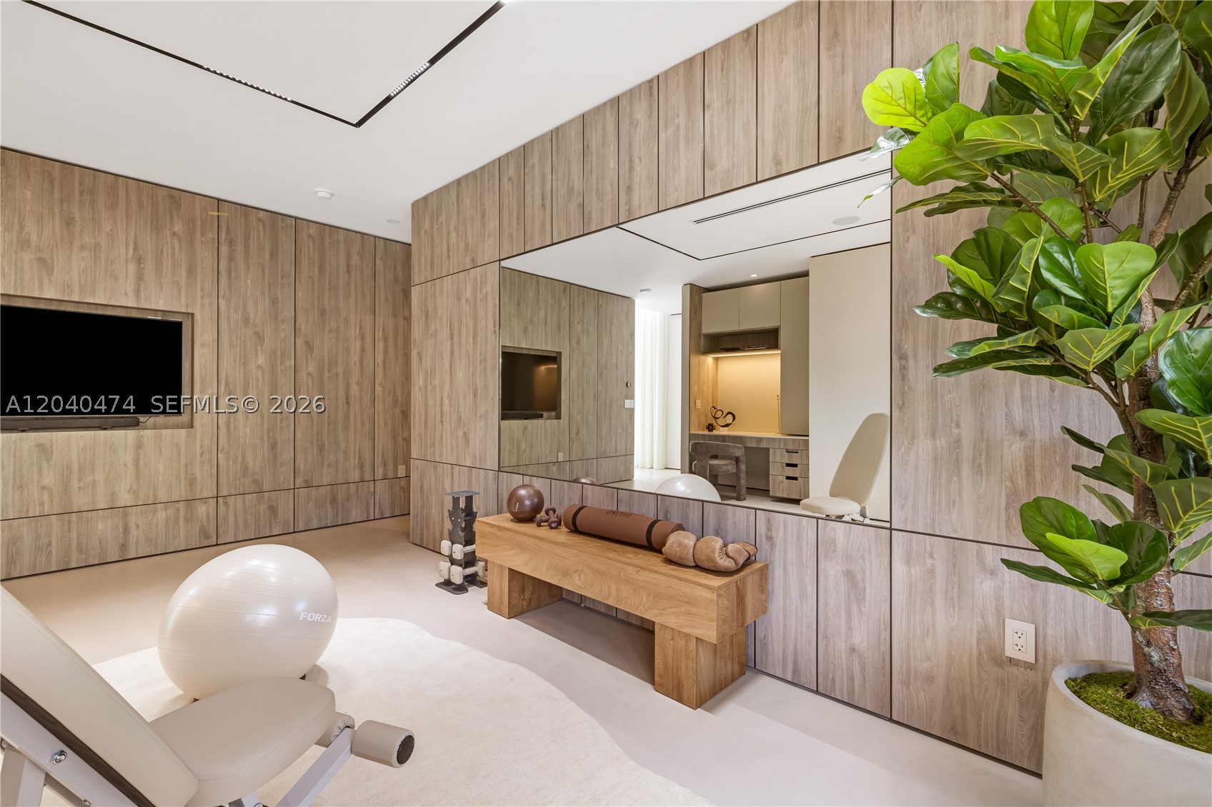 BISCAYNE LAWN EXTENSION - Residential