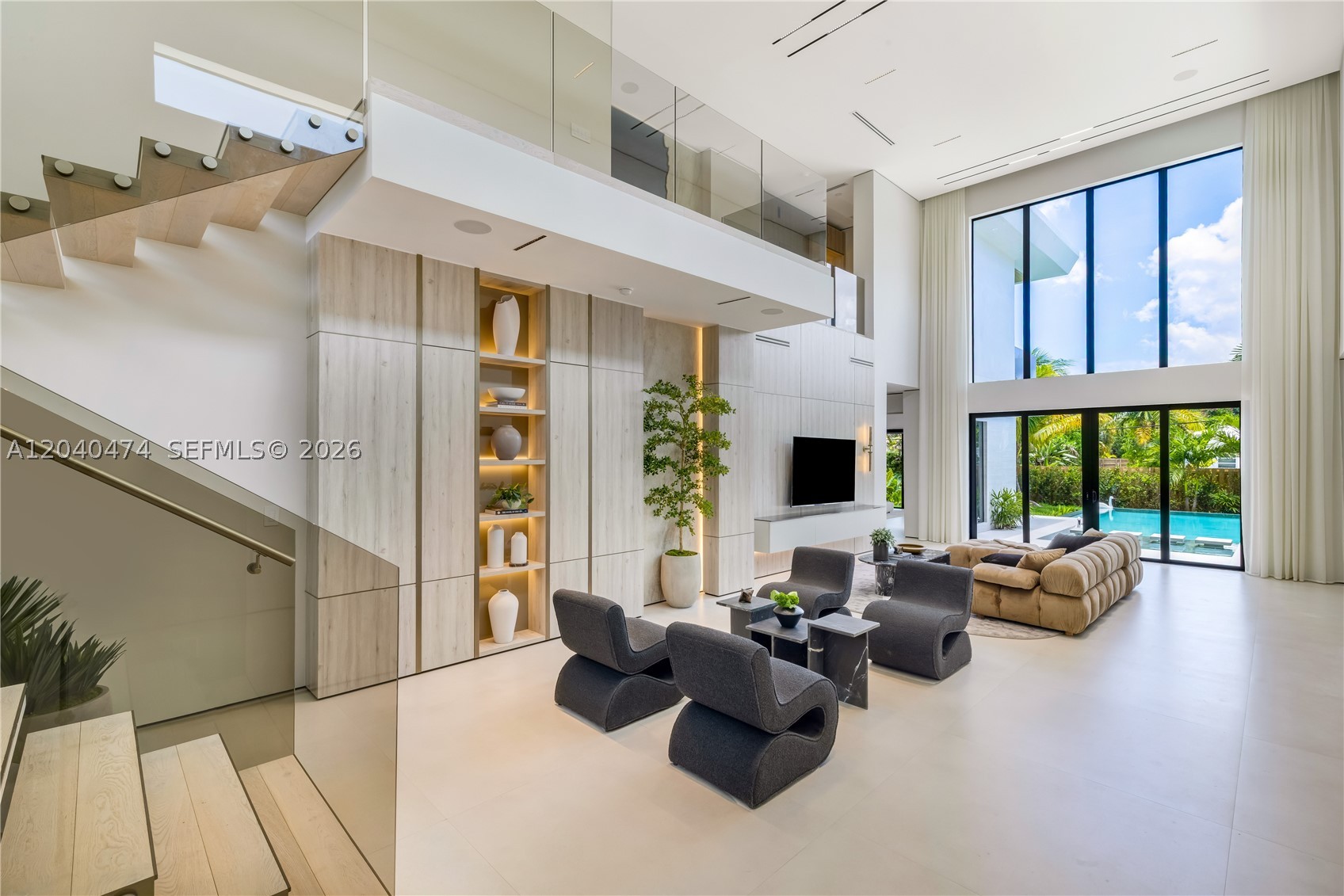 BISCAYNE LAWN EXTENSION - Residential