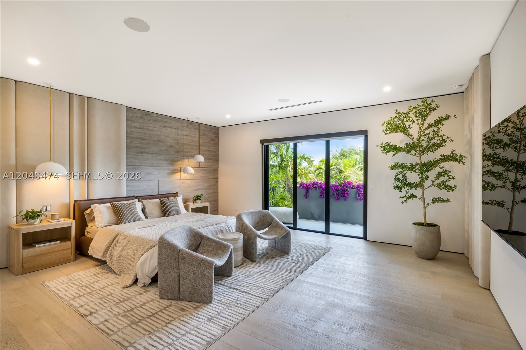 BISCAYNE LAWN EXTENSION - Residential