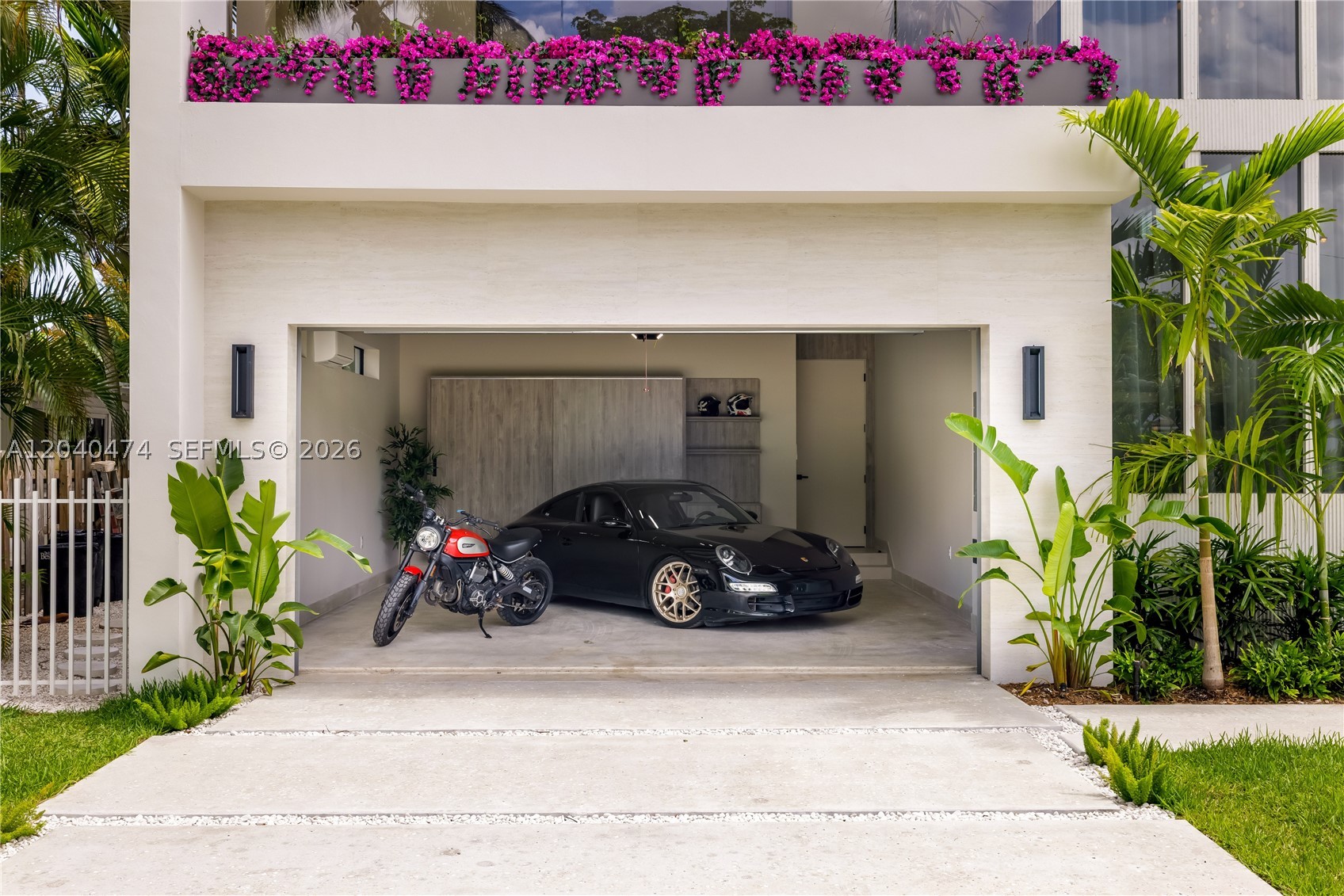 BISCAYNE LAWN EXTENSION - Residential