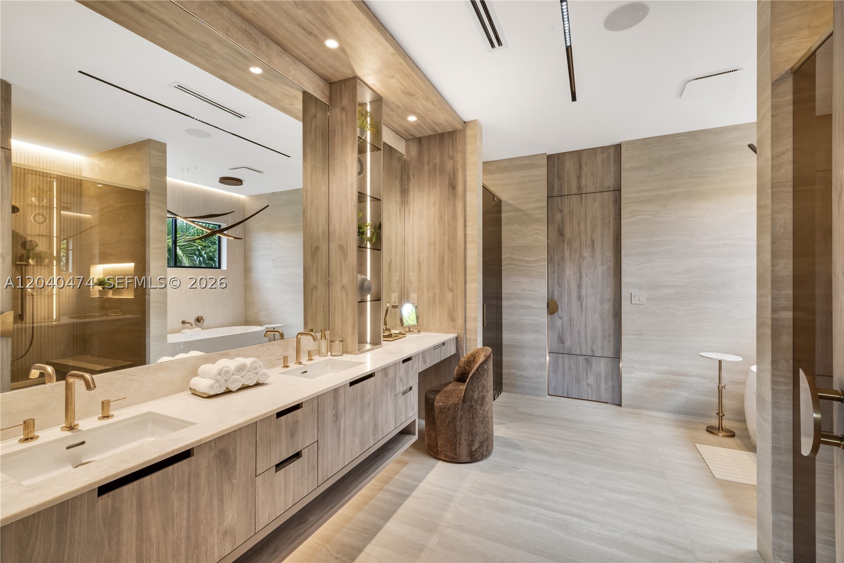 BISCAYNE LAWN EXTENSION - Residential