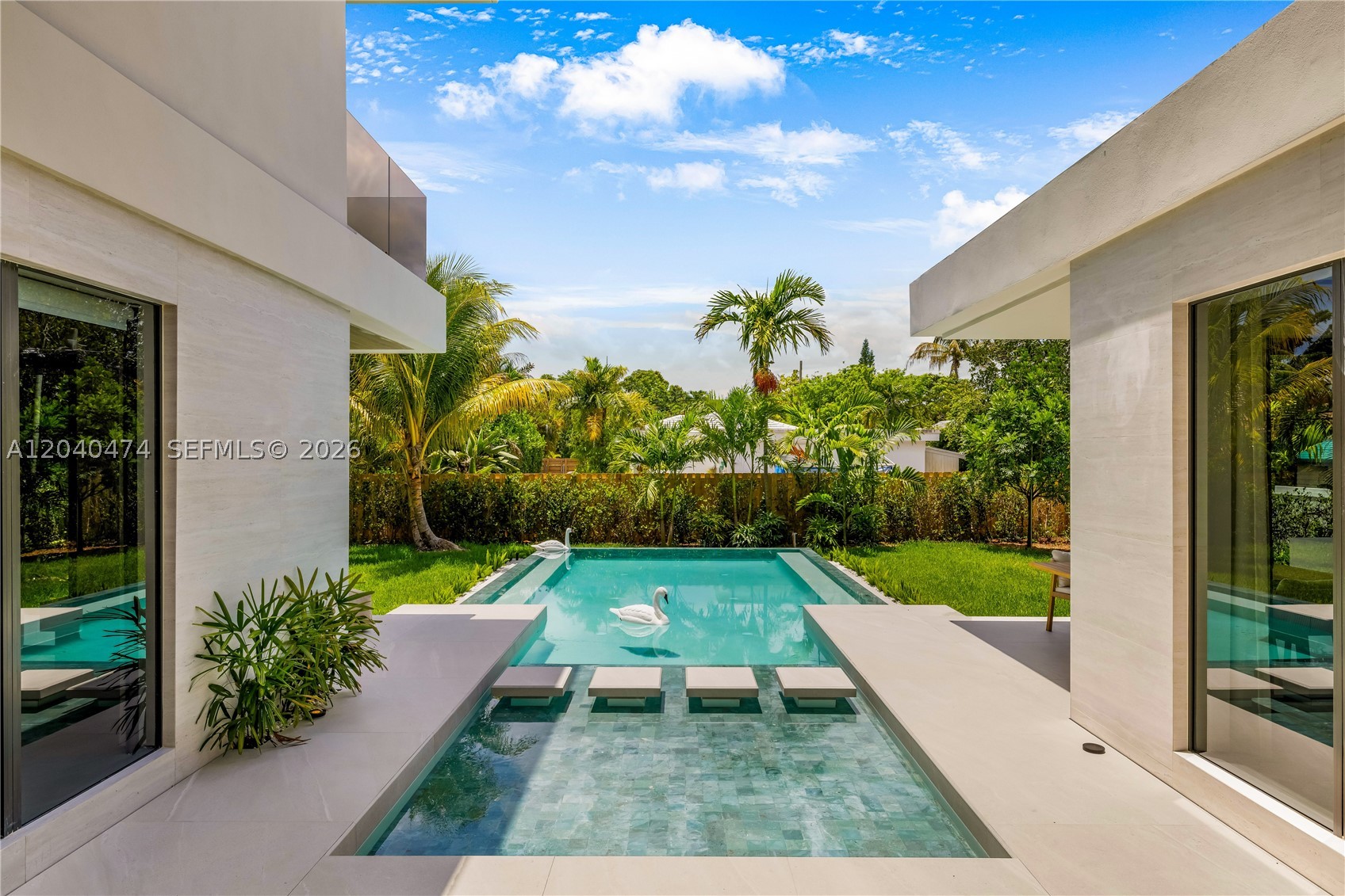 BISCAYNE LAWN EXTENSION - Residential