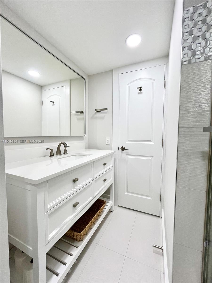 TIERRA DEL SOL CONDO - Residential