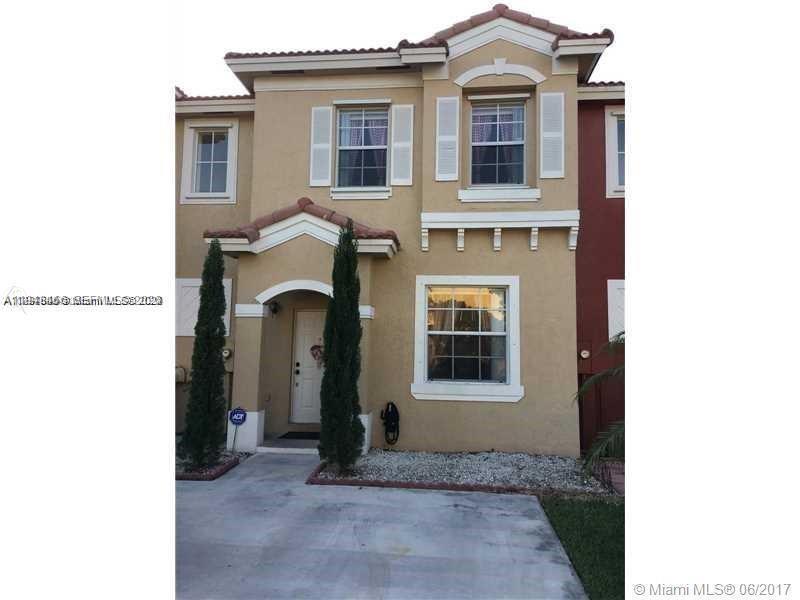 BEAUTIFUL TOWNHOUSE 3 BED AND 2.5 BATH, WITH A HUGE BACK YARD,NICE KITCHEN WITH A SNACK BAR COUNTER,LIVING/DINING ROOM,EASHER AND DRYER INSIDE THE UNIT ,24-HOUR GATED SECURITY,LOCATED MINUTES FROM THE TURNPIKE,SHOOPPING, RESTAURANTS. LOW HOA